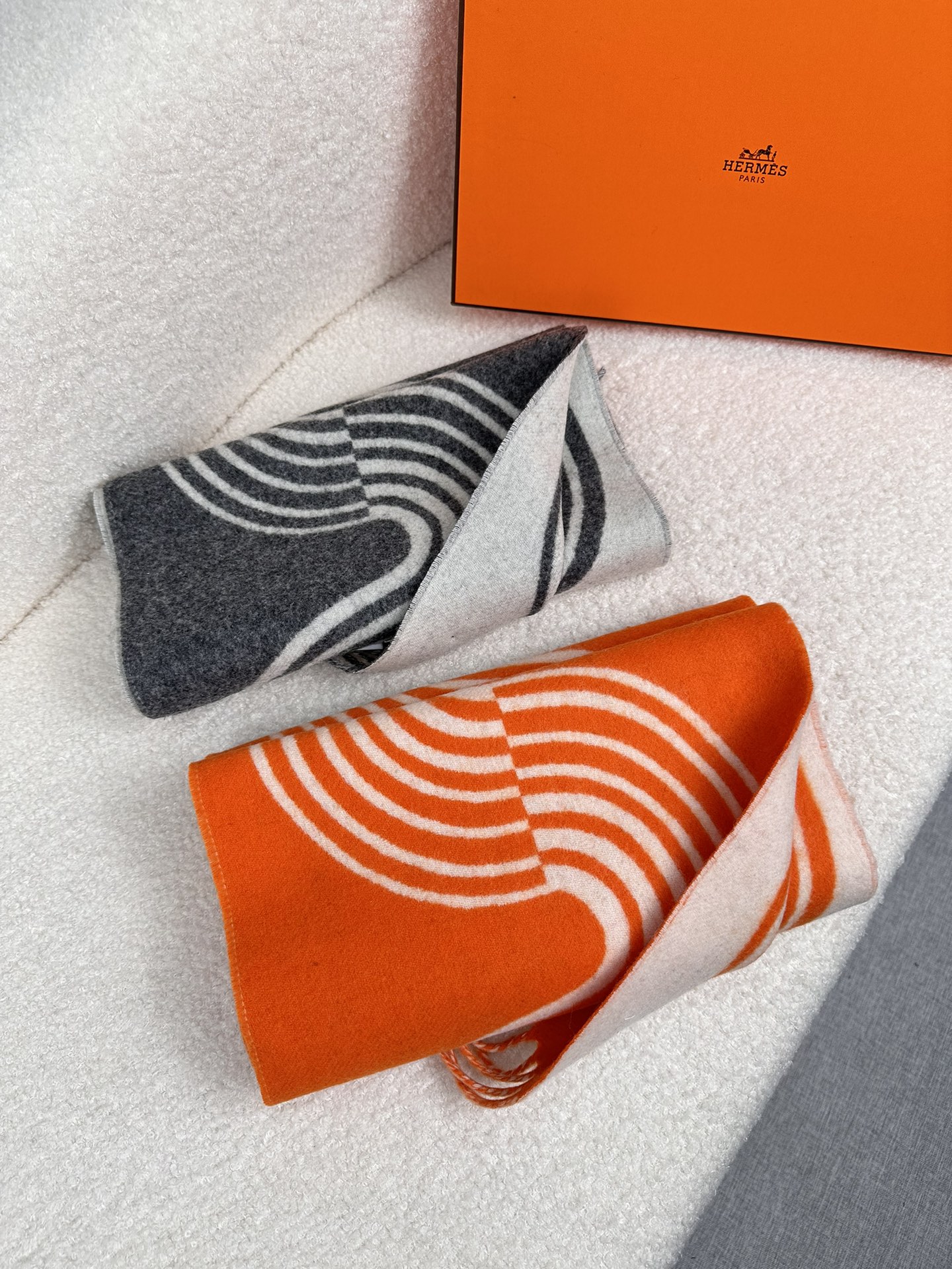 [TOP] HERMES Cashmere Scarf 30 x 180 cm - 2 Colors