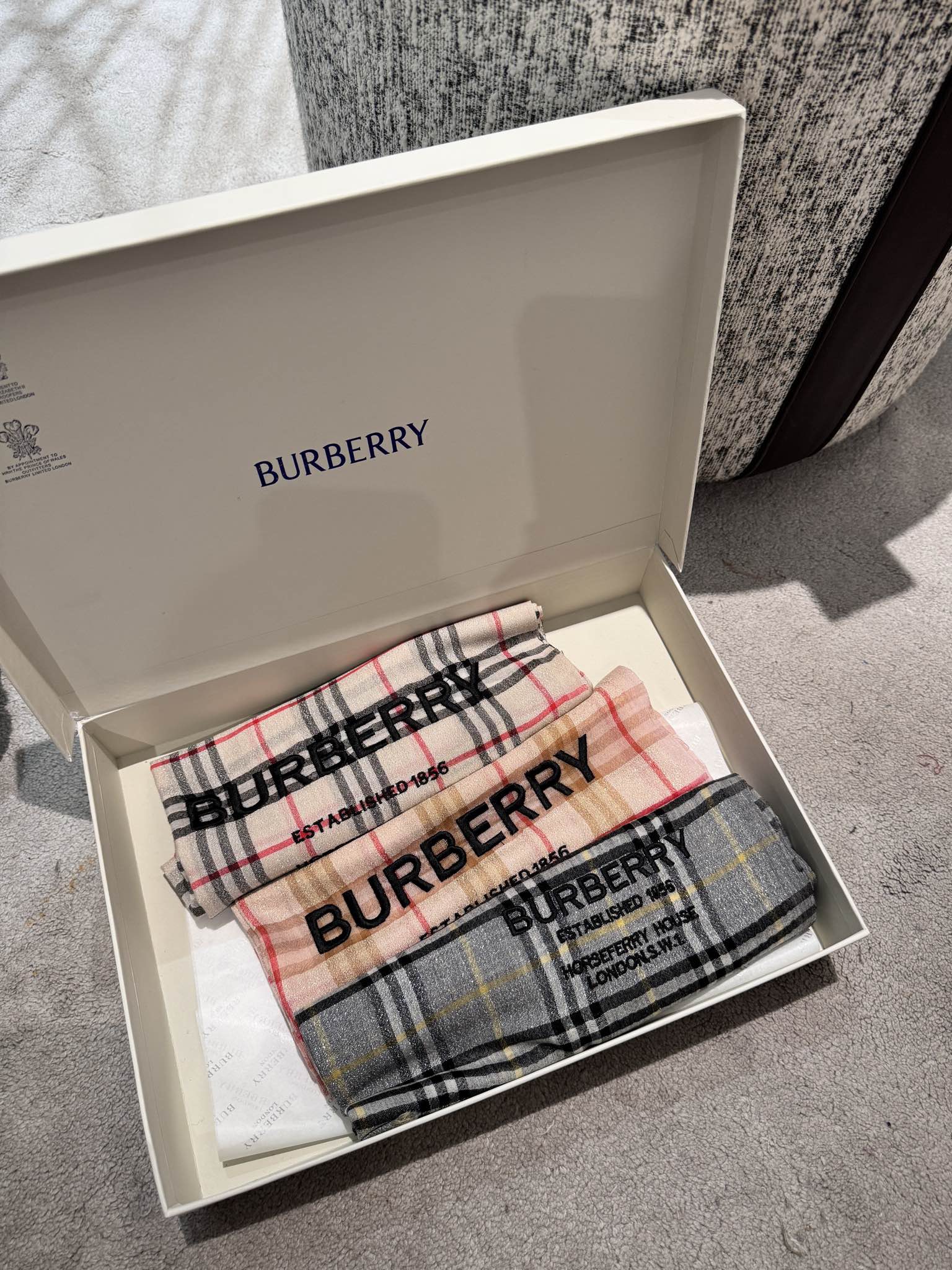 [TOP] BURBERRY Colorblock Check Cashmere Scarf 90x190cm - 3 Color