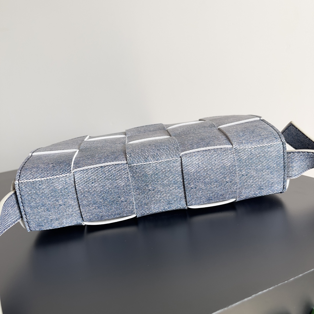 [TOP] Bottega Veneta BV Cassette Bag Sheepskin 23x15x5cm - Denim