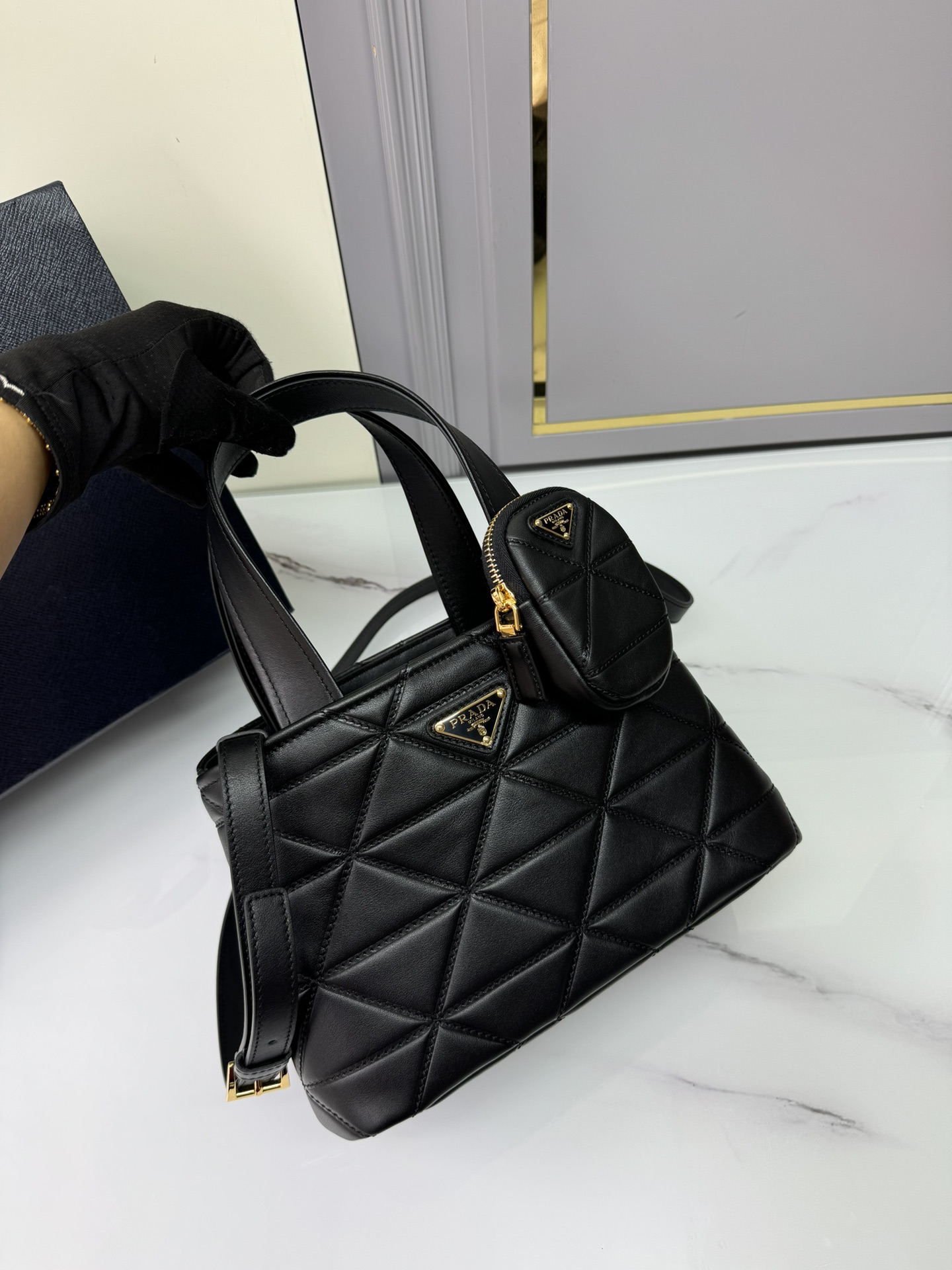 [TOP] PRADA Diamond-Shaped Cowhide Bag 26x17x13.5cm/35x22x15cm/38x25x17.5cm - Black