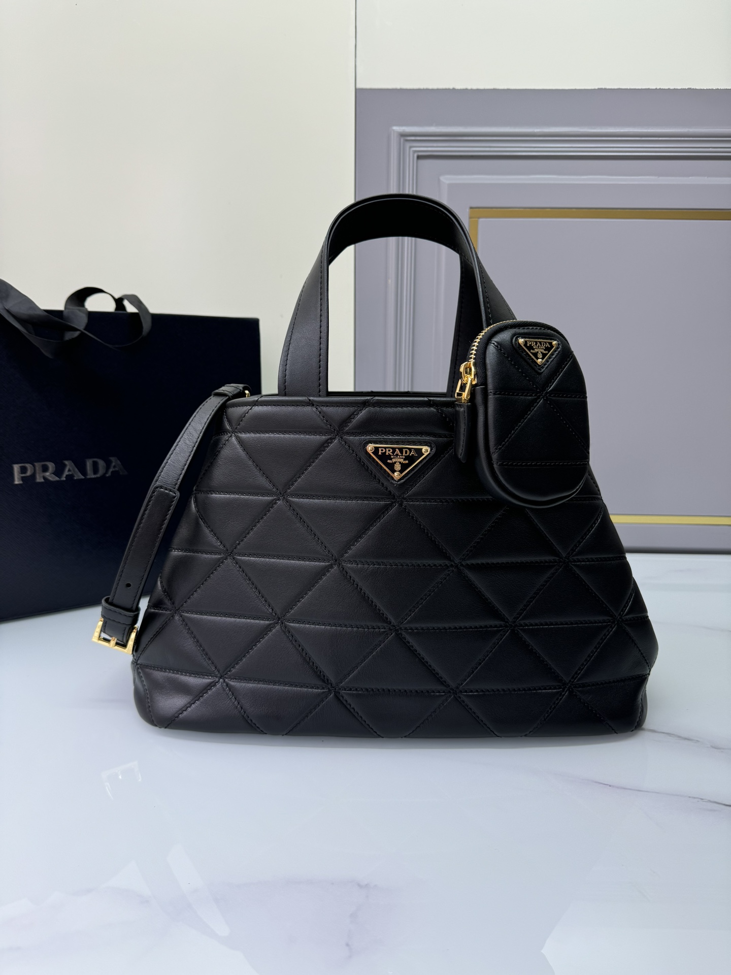 [TOP] PRADA Diamond-Shaped Cowhide Bag 26x17x13.5cm/35x22x15cm/38x25x17.5cm - Black
