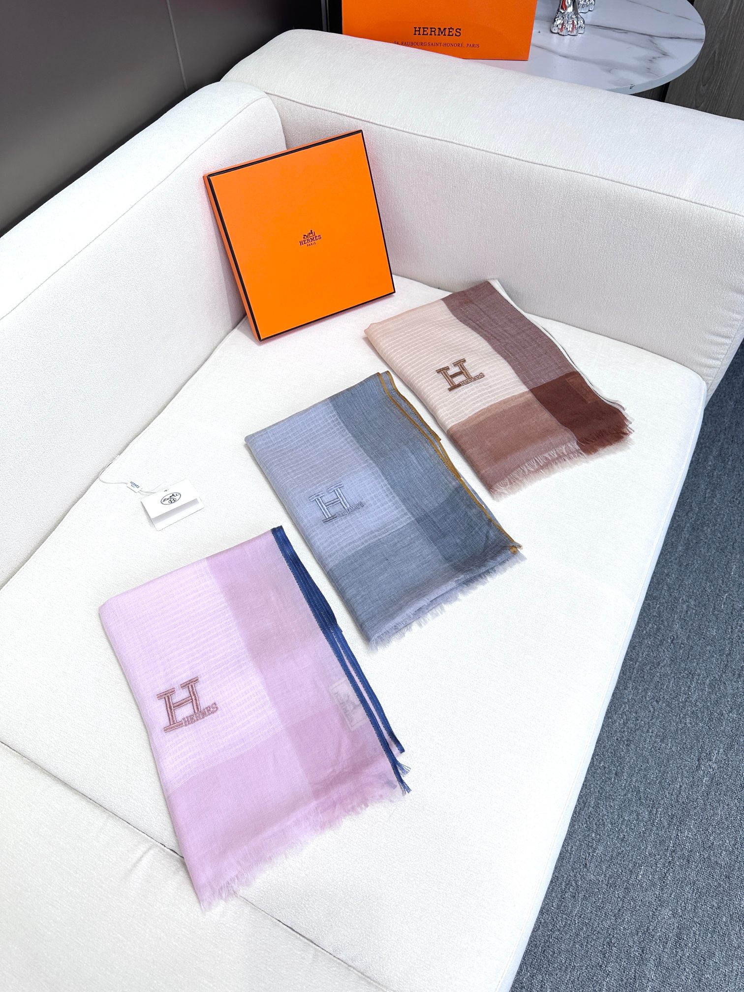 [TOP] HERMES Cashmere Scarf 80 x 200 cm - 3 Colors