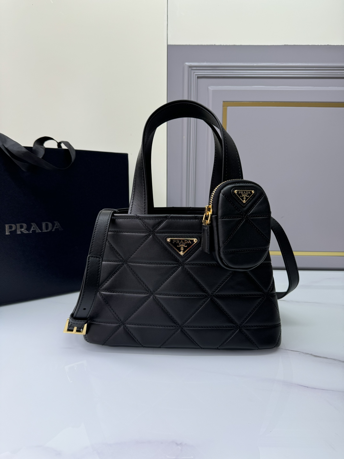 [TOP] PRADA Diamond-Shaped Cowhide Bag 26x17x13.5cm/35x22x15cm/38x25x17.5cm - Black