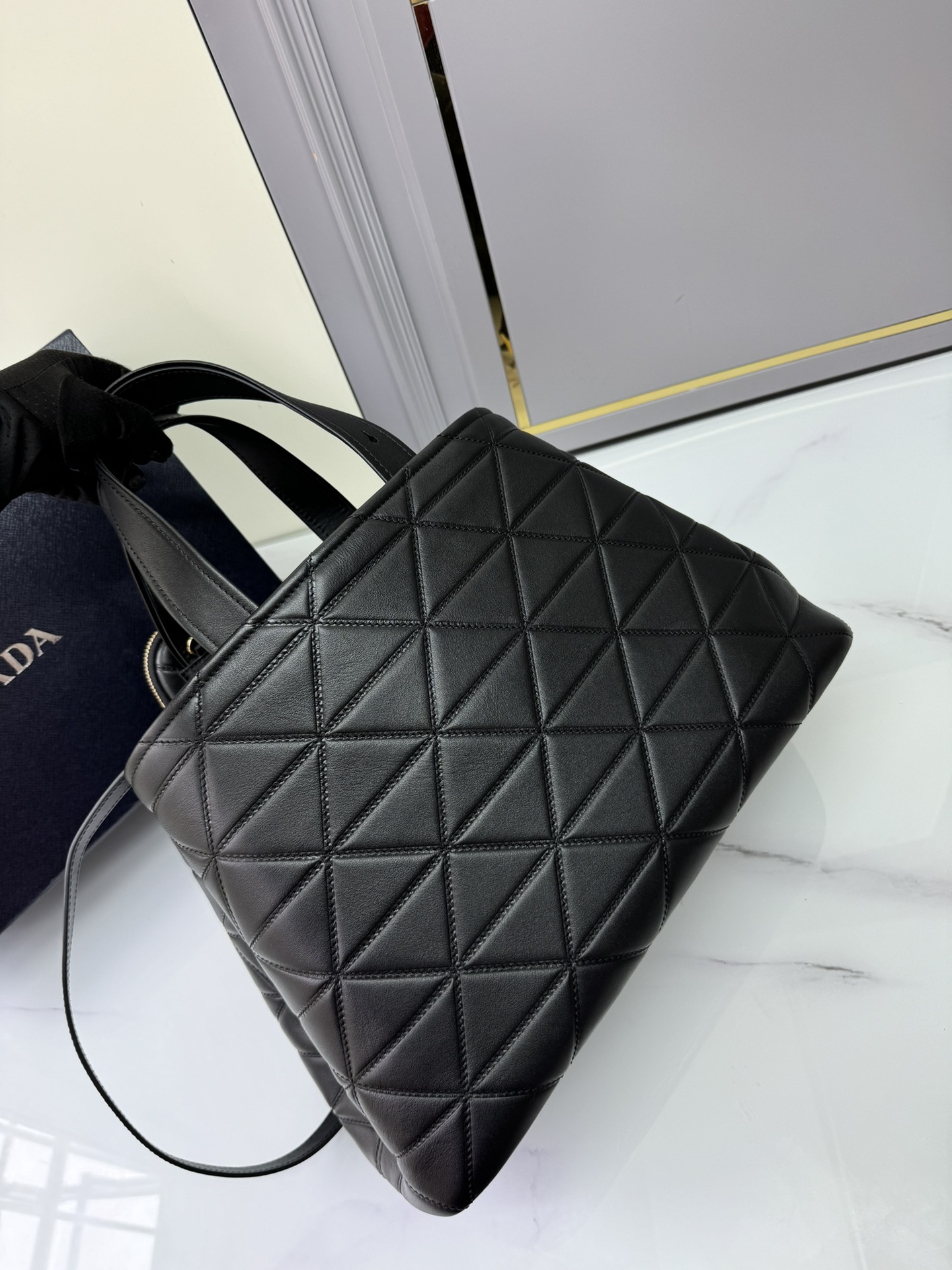 [TOP] PRADA Diamond-Shaped Cowhide Bag 26x17x13.5cm/35x22x15cm/38x25x17.5cm - Black