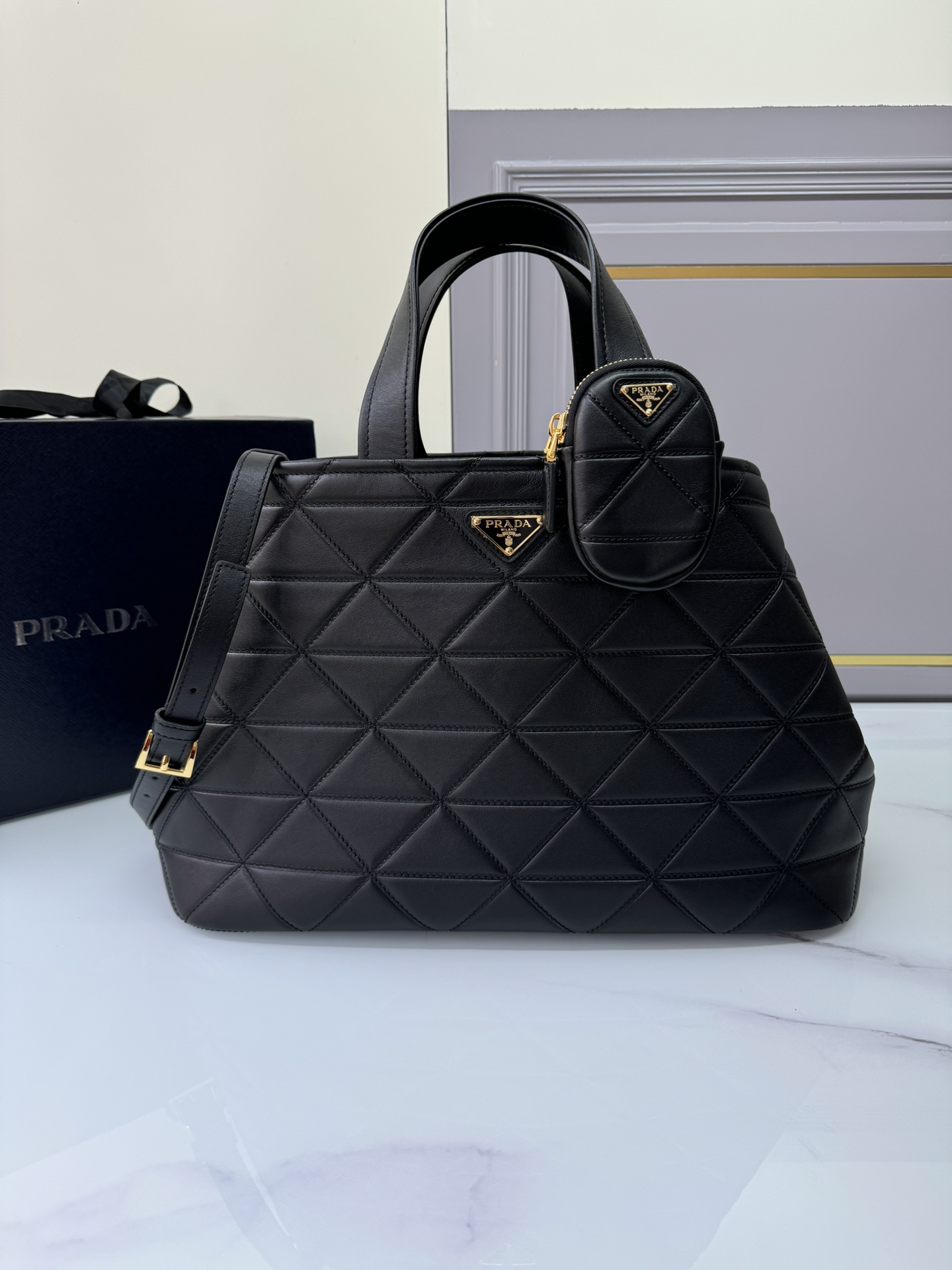[TOP] PRADA Diamond-Shaped Cowhide Bag 26x17x13.5cm/35x22x15cm/38x25x17.5cm - Black