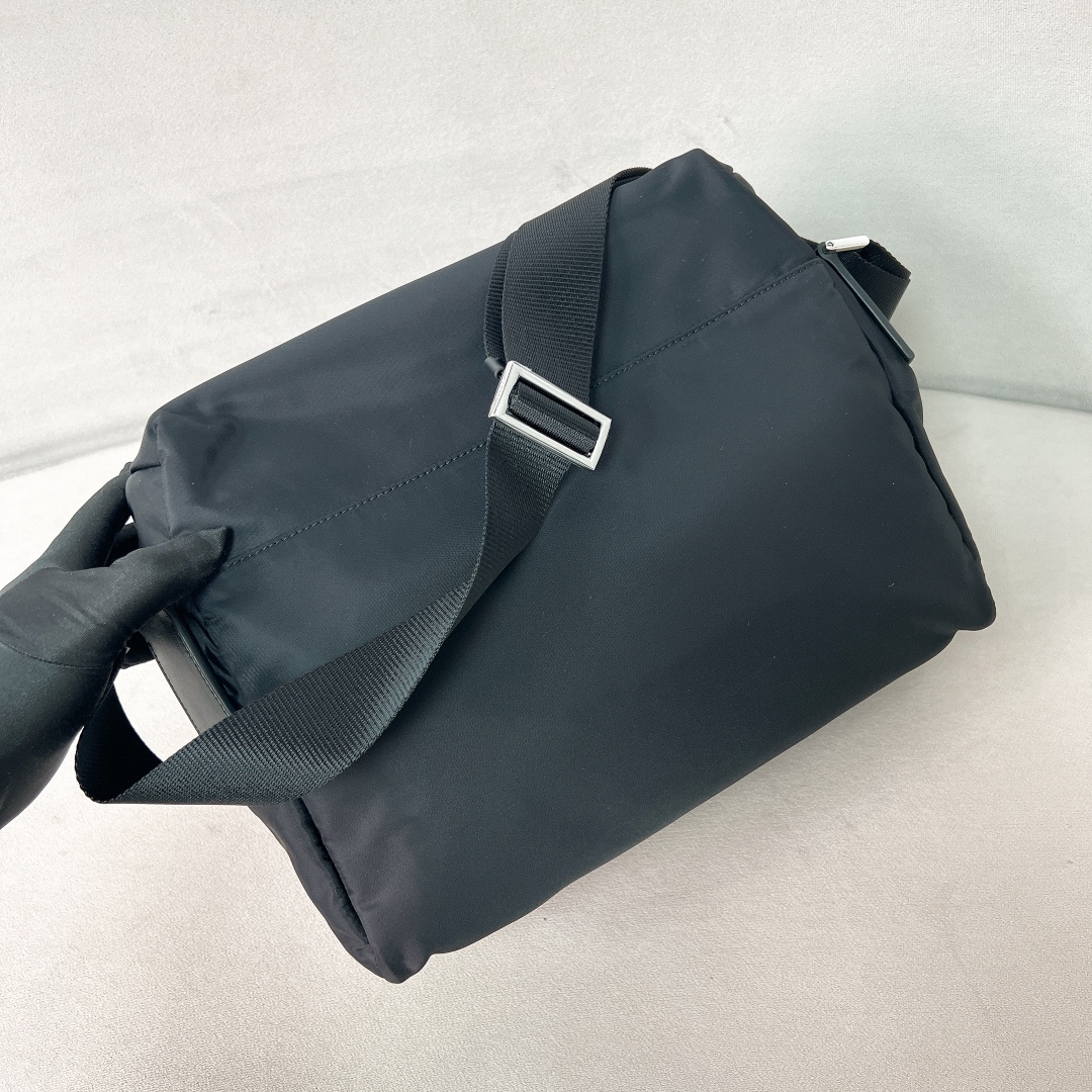 [TOP] PRADA Nylon Shoulder Bag 29x23x15cm - 2 Colour