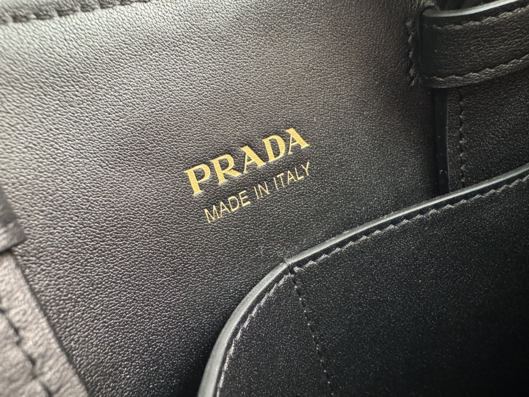 [TOP] PRADA Diamond-Shaped Cowhide Bag 26x17x13.5cm/35x22x15cm/38x25x17.5cm - Black