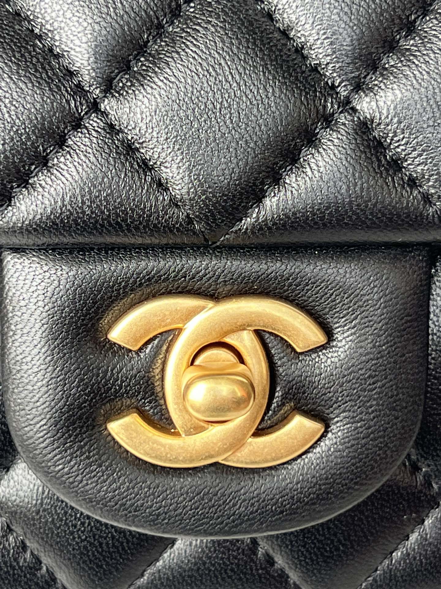 [TOP] CHANEL 21K Mini CF Handle Bag 20x12x6cm - 17 Colors - 711 Luxury