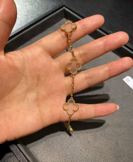 [TOP] Van Cleef & Arpels VCA 5 Motifs Alhambra Clear Stones Bracelet - Gold