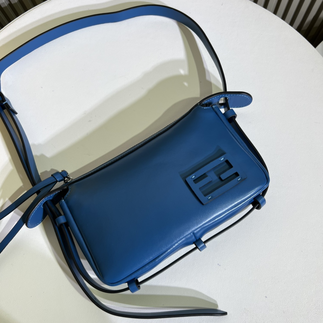 [TOP] FENDI Simply Fendi  Shoulder Bag 34.5/20/4.5cm -Blue