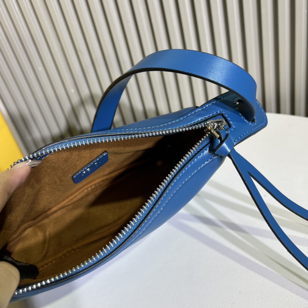 [TOP] FENDI Simply Fendi  Shoulder Bag 34.5/20/4.5cm -Blue