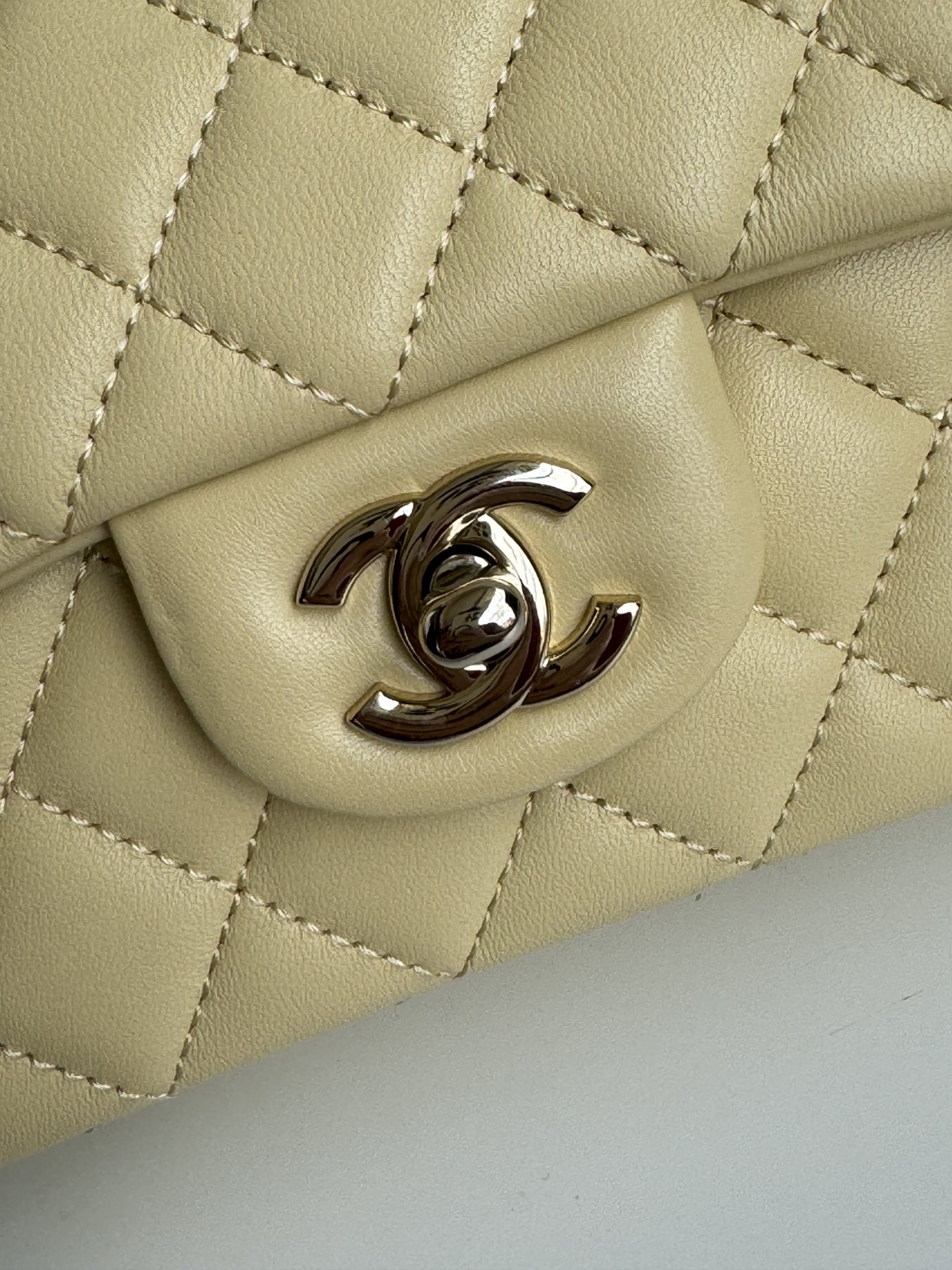 [TOP] CHANEL 21K Mini CF Handle Bag 20x12x6cm - 17 Colors - 711 Luxury