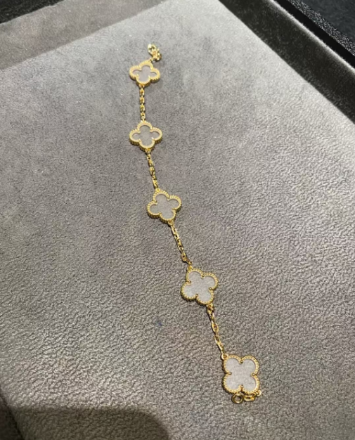 [TOP] Van Cleef & Arpels VCA 5 Motifs Alhambra Clear Stones Bracelet - Gold