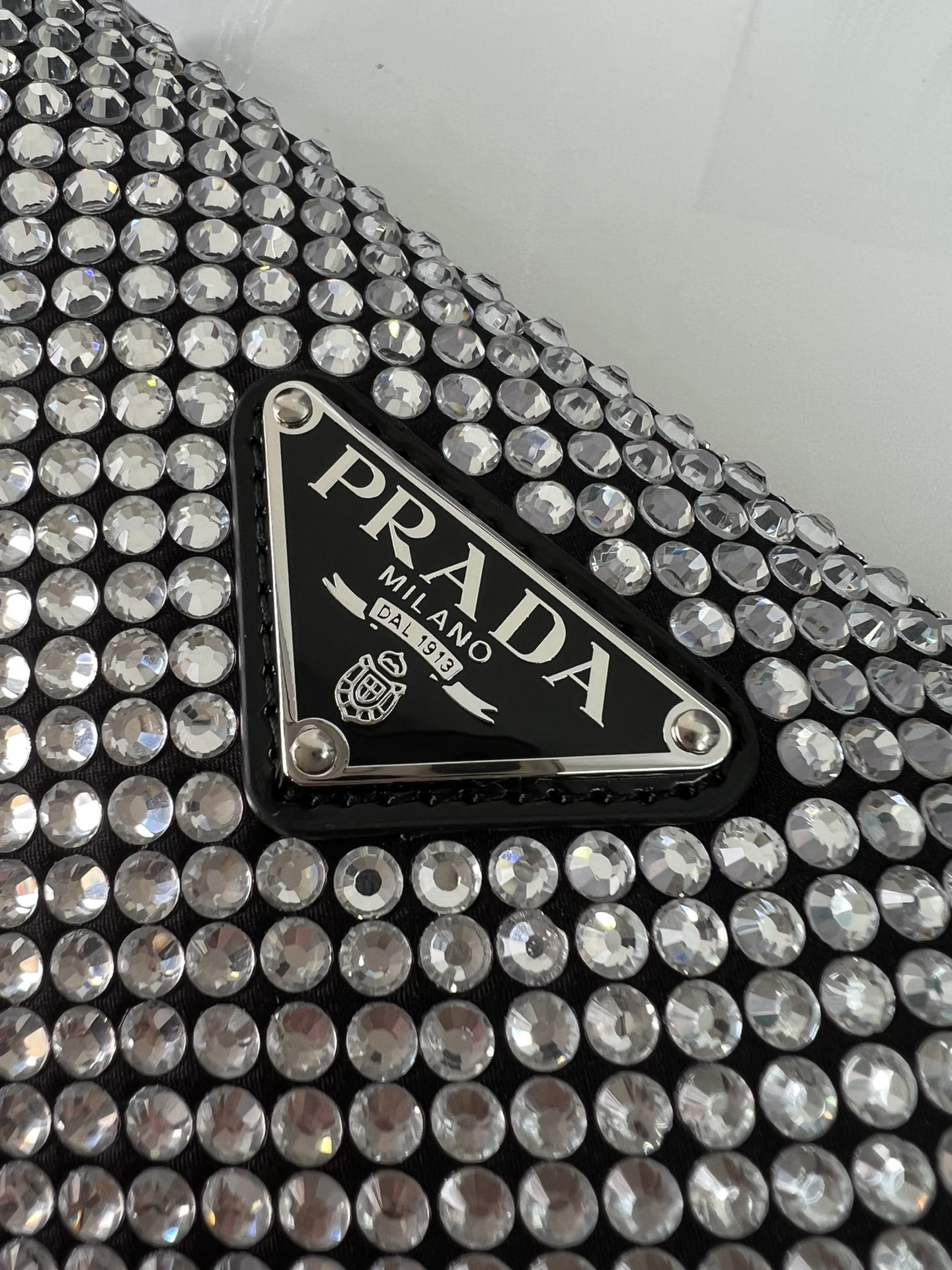 [TOP] PRADA Triangle Bag with Crystal Decoration Mini 26x15x6cm -Silver