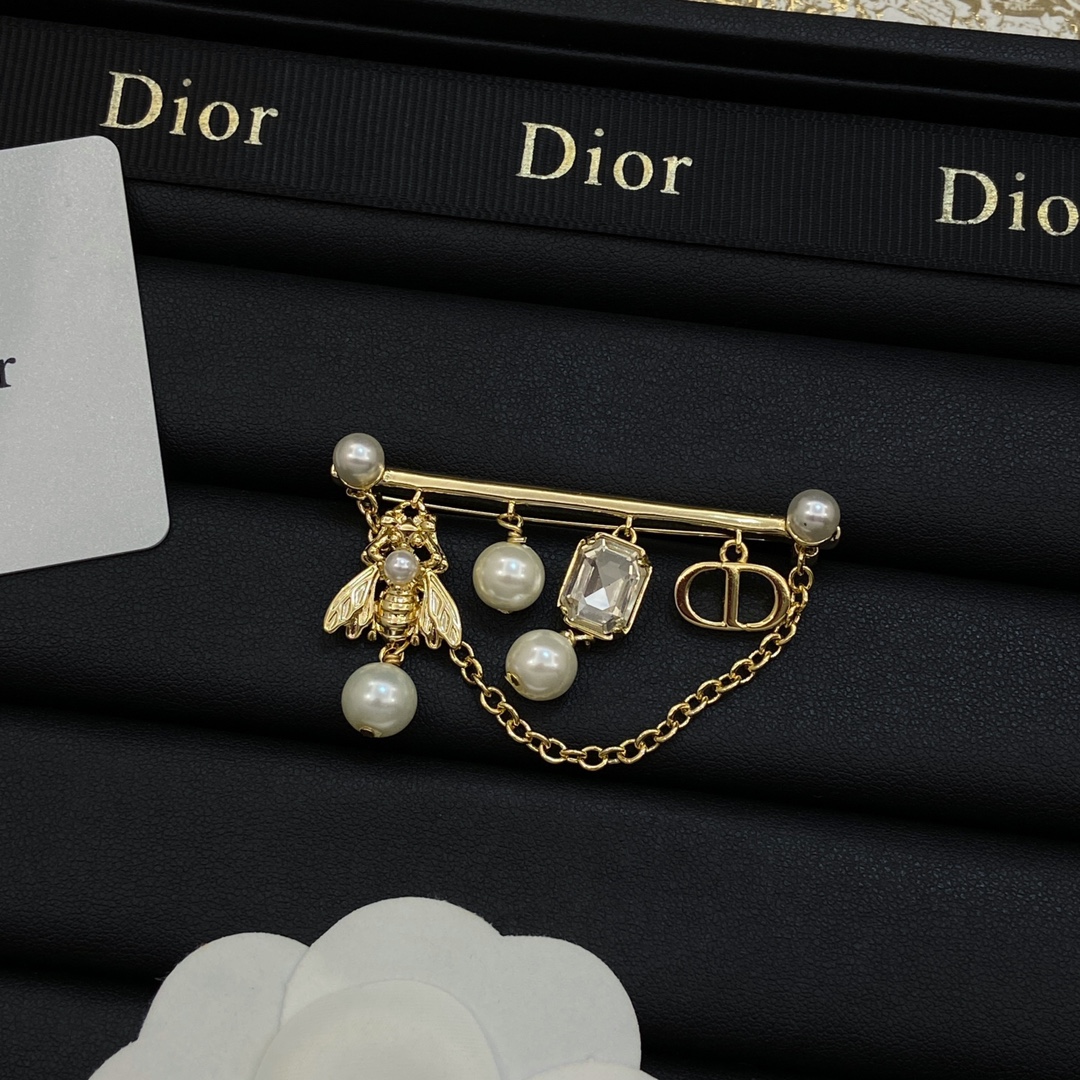 [TOP] Christian Dior brooch - Gold