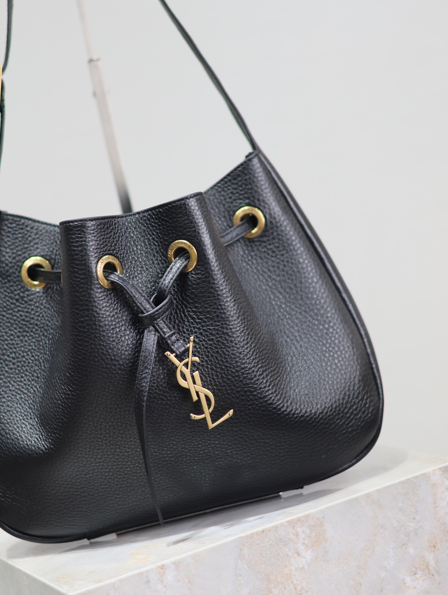 [TOP] Yves Saint Laurent YSL Paris VII Small Hobo Bag 30×25×3cm - Black
