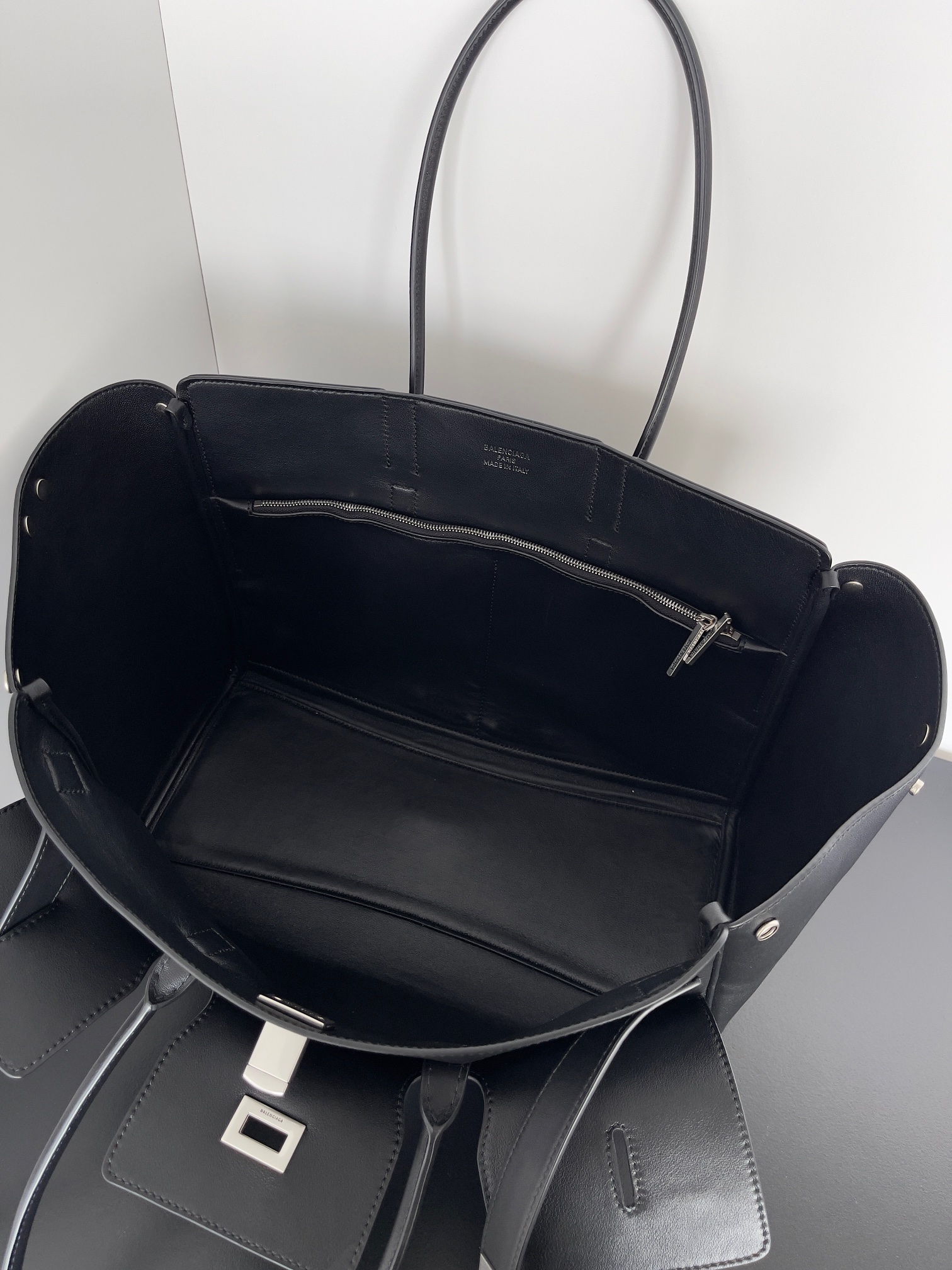 [TOP] BALENCIAGA Bel-Air Sheepskin Bag 25.9*28.9*16cm - Black