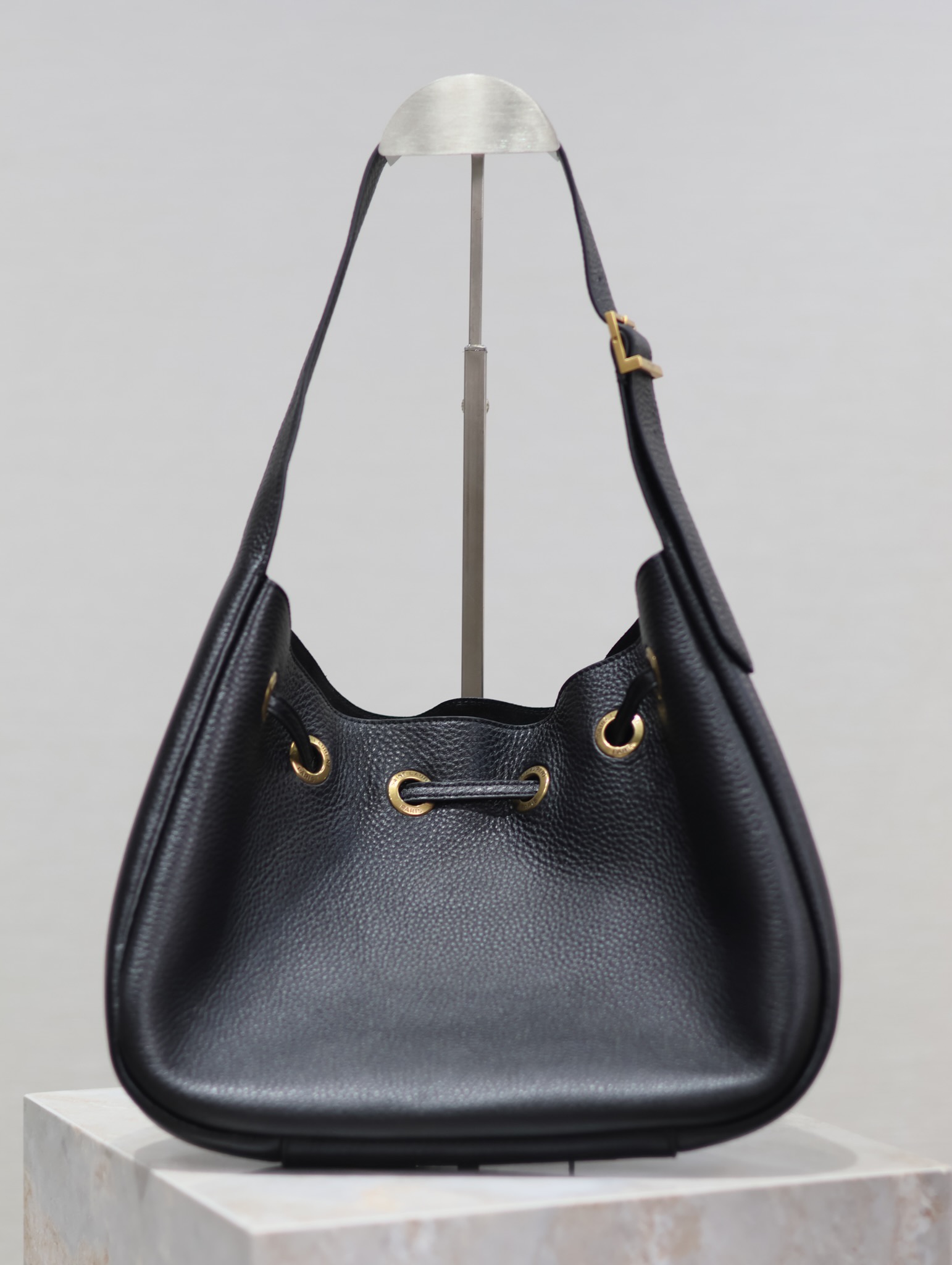[TOP] Yves Saint Laurent YSL Paris VII Small Hobo Bag 30×25×3cm - Black