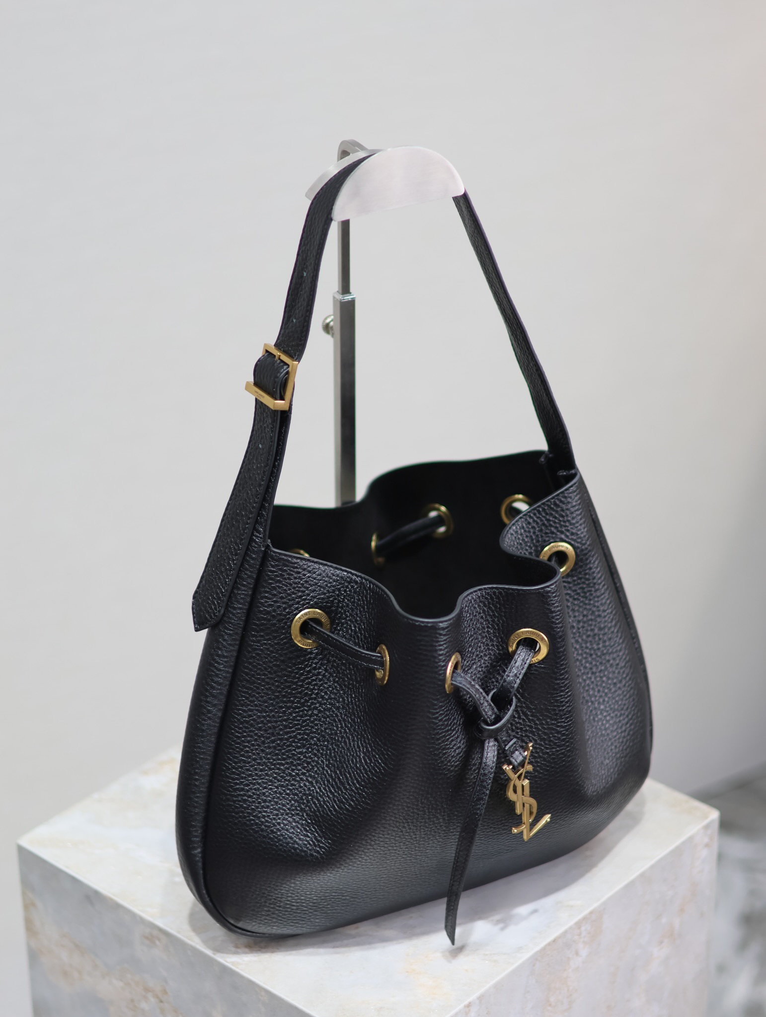 [TOP] Yves Saint Laurent YSL Paris VII Small Hobo Bag 30×25×3cm - Black