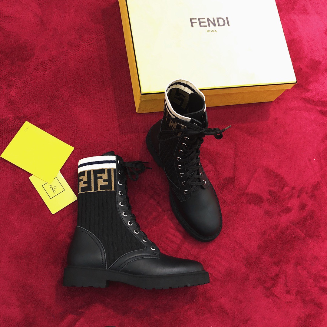 [TOP] FENDI FF Knitted Lace-up Martin Boots - Black