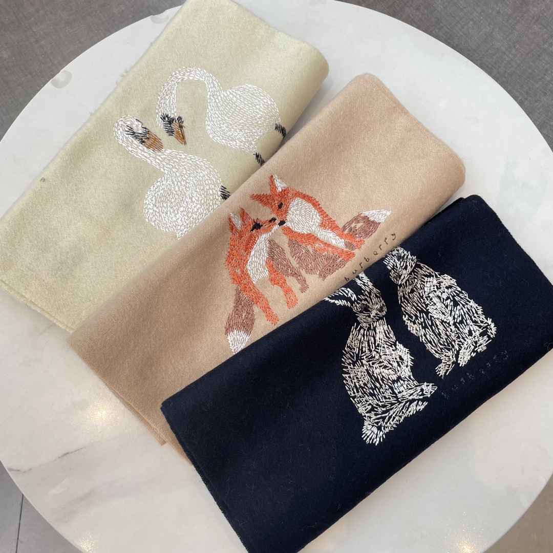 [TOP] BURBERRY Cunning Fox Dumb Bunny Scarf 30x180cm - 3 Color