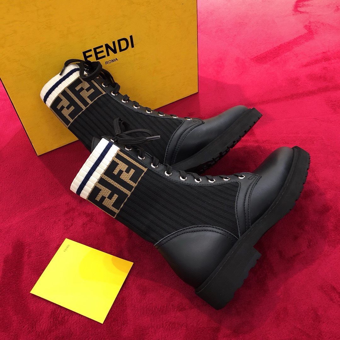[TOP] FENDI FF Knitted Lace-up Martin Boots - Black