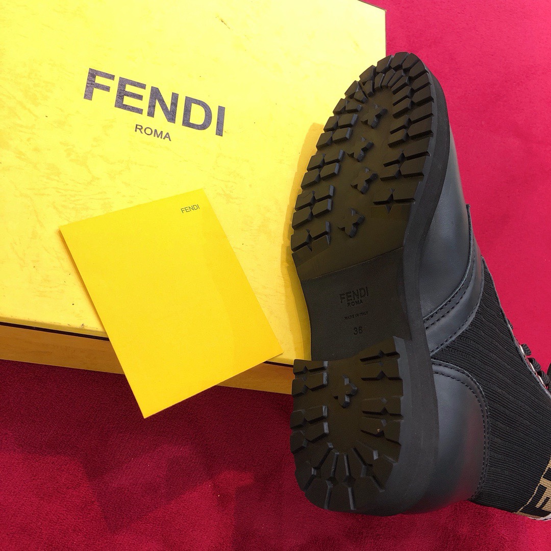 [TOP] FENDI FF Knitted Lace-up Martin Boots - Black