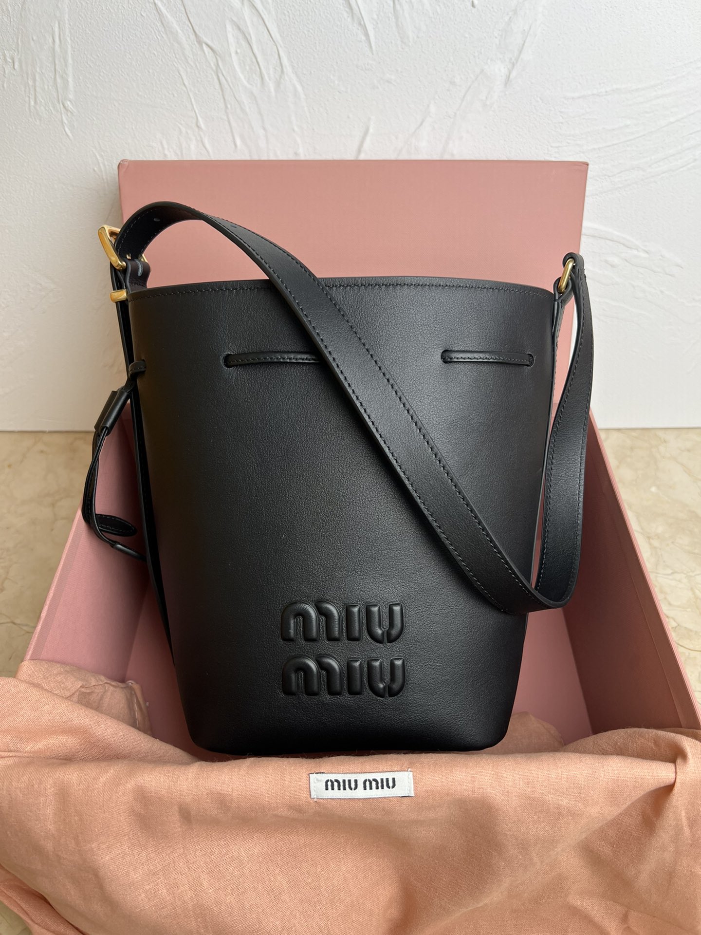 [TOP] Miu Miu Tote Bag Calfskin 22.5x16x14cm - 2 Color