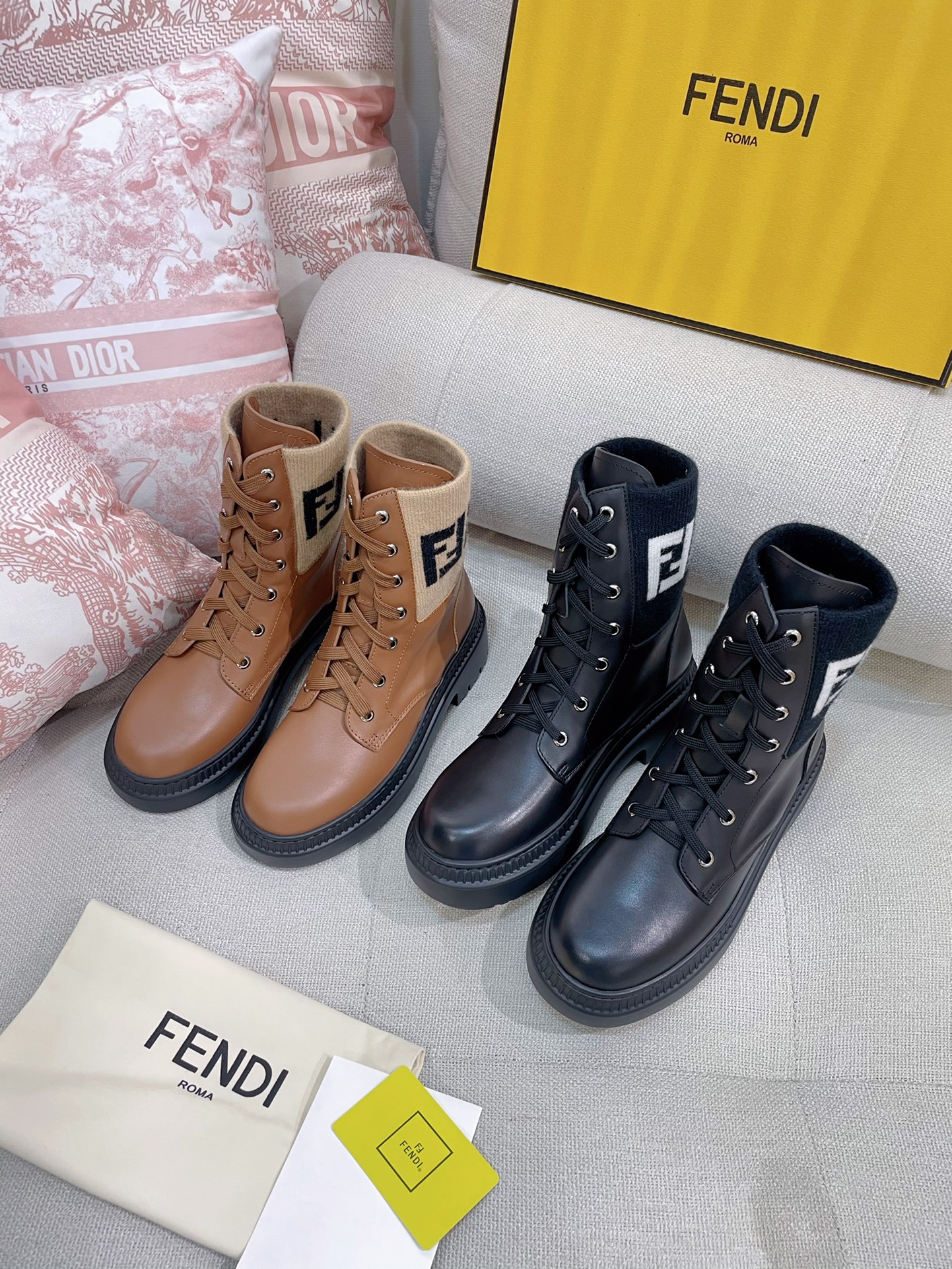 [TOP] FENDI Short-tube Martin Boots - 2 Color