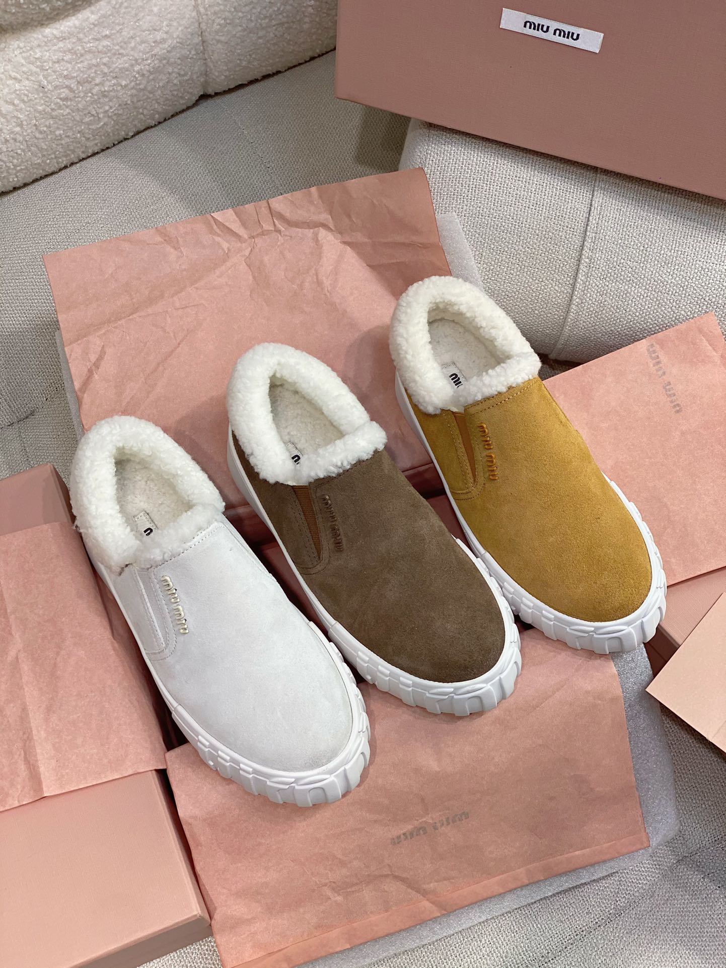 [TOP] Miu Miu Sheepskin Fur Shoes - 3 Color
