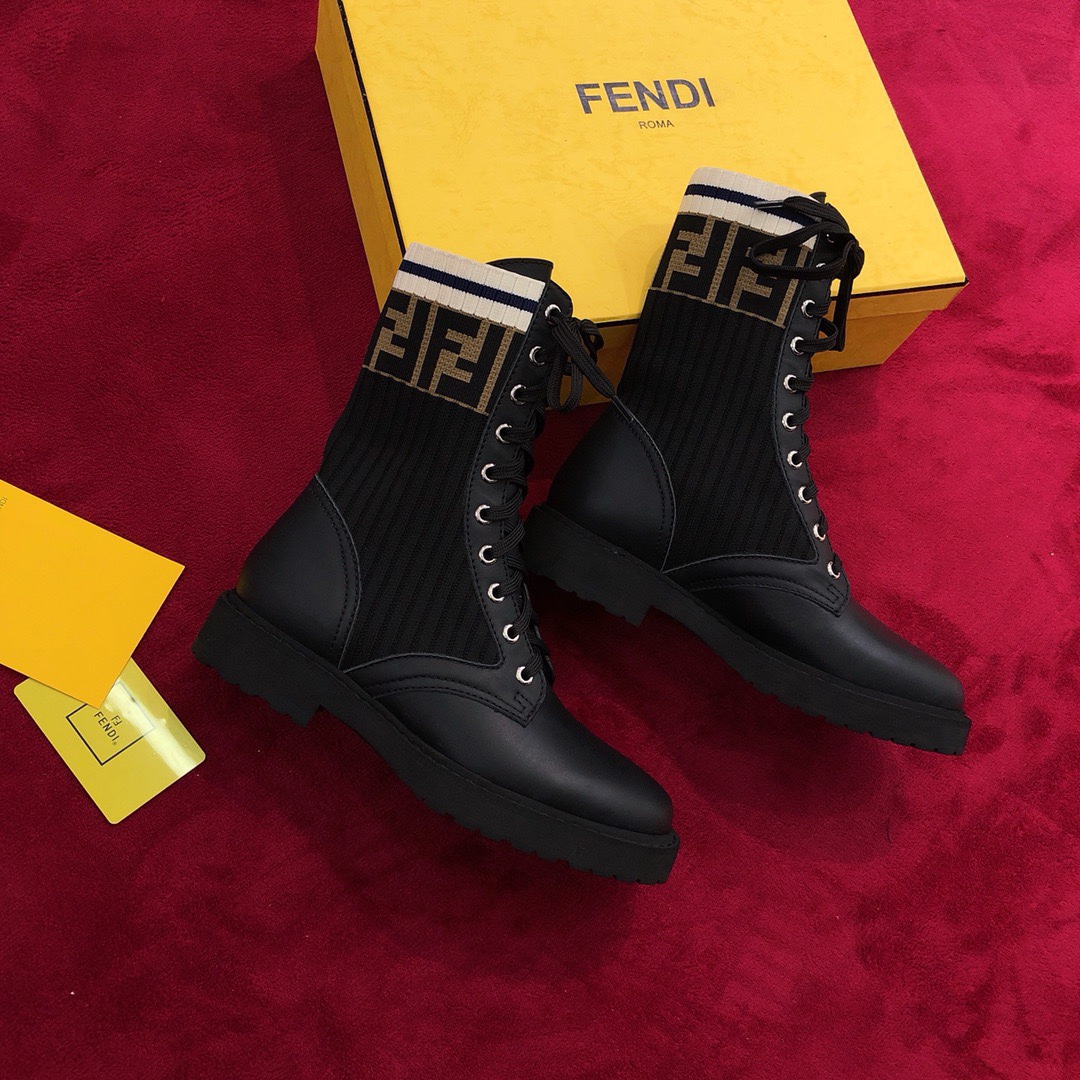 [TOP] FENDI FF Knitted Lace-up Martin Boots - Black