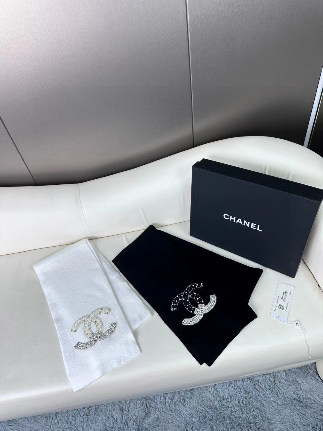 [TOP] Chanel Scarf with Diamonds Logo 20×180 cm - 2 Colors