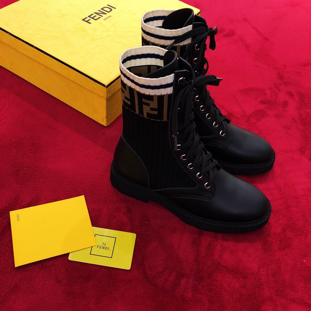 [TOP] FENDI FF Knitted Lace-up Martin Boots - Black