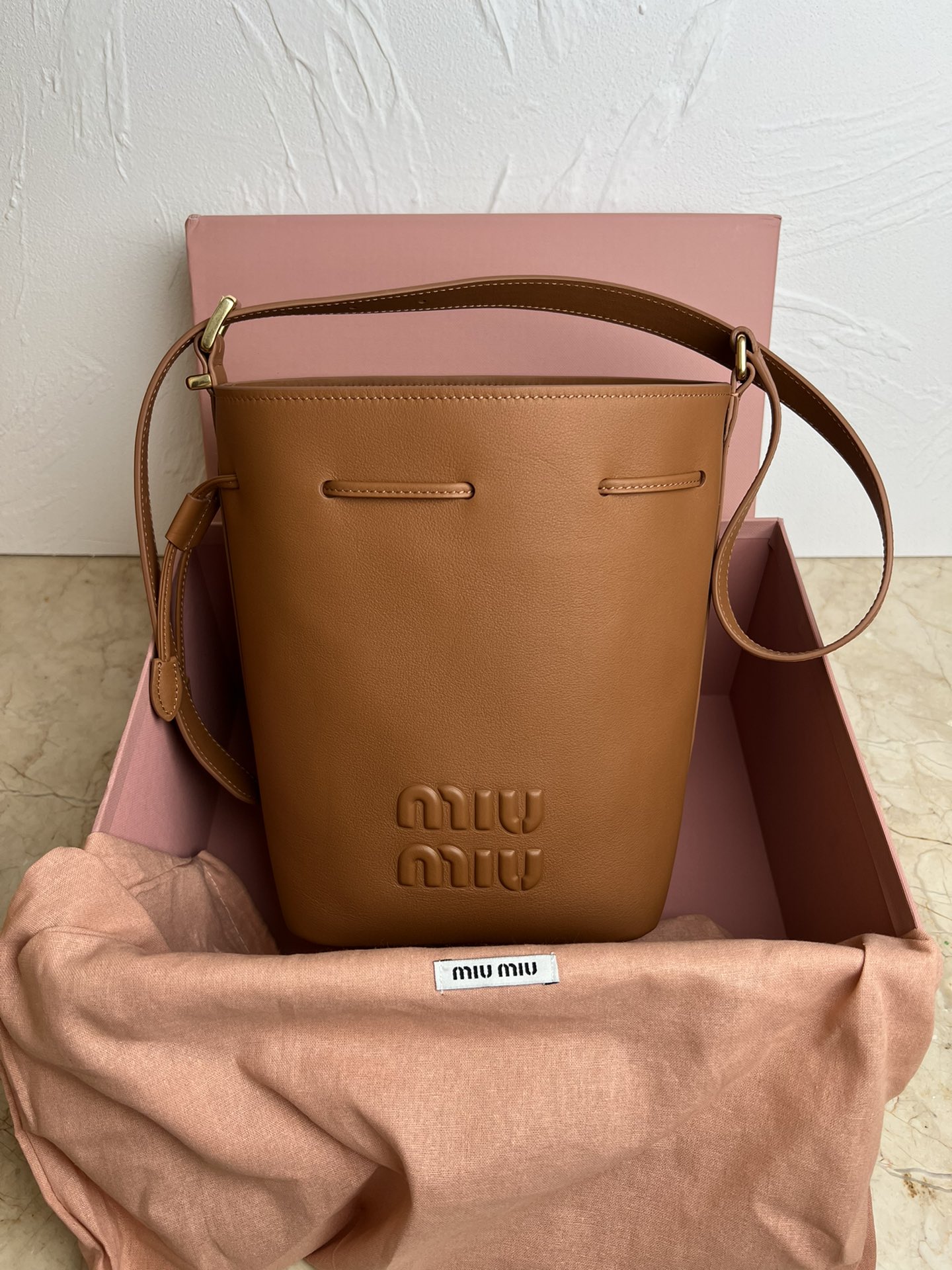 [TOP] Miu Miu Tote Bag Calfskin 22.5x16x14cm - 2 Color
