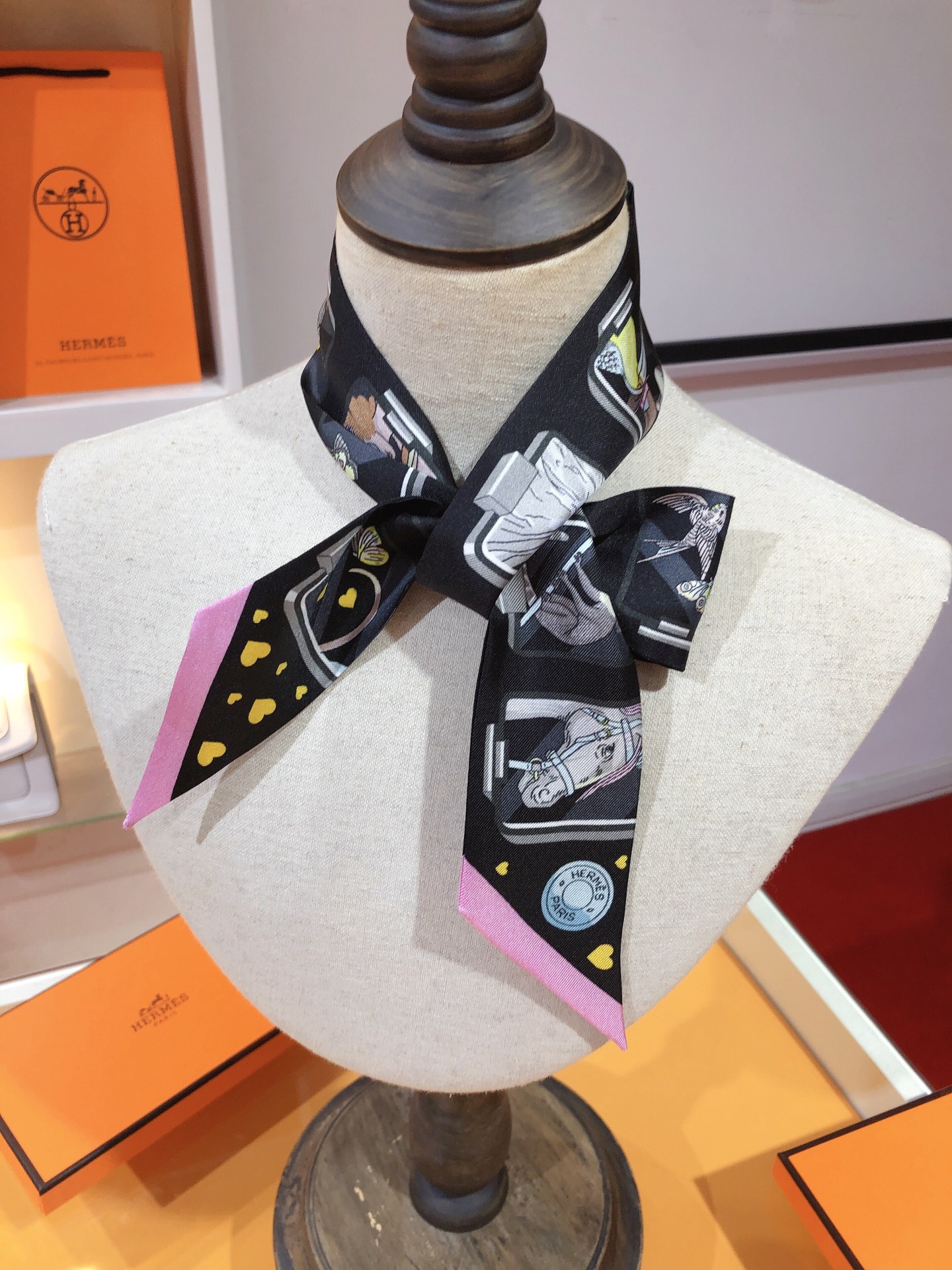 [TOP] HERMES Dynamic Sharing Twilly Scarf 86 x 5 cm - 4 Colours