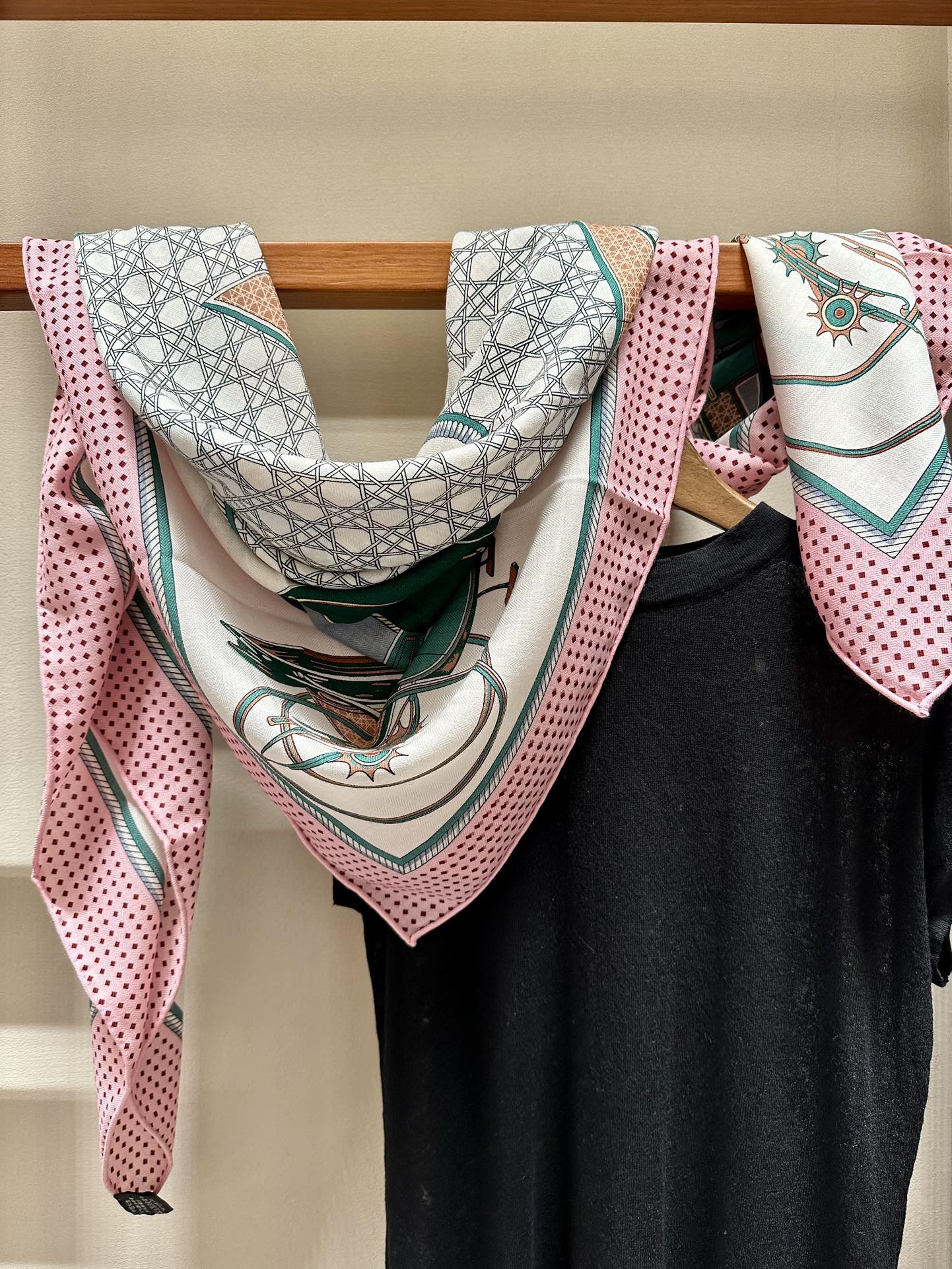 [TOP] HERMES Holiday Carriage Square Scarf 140 x 140 cm - 2 Colours