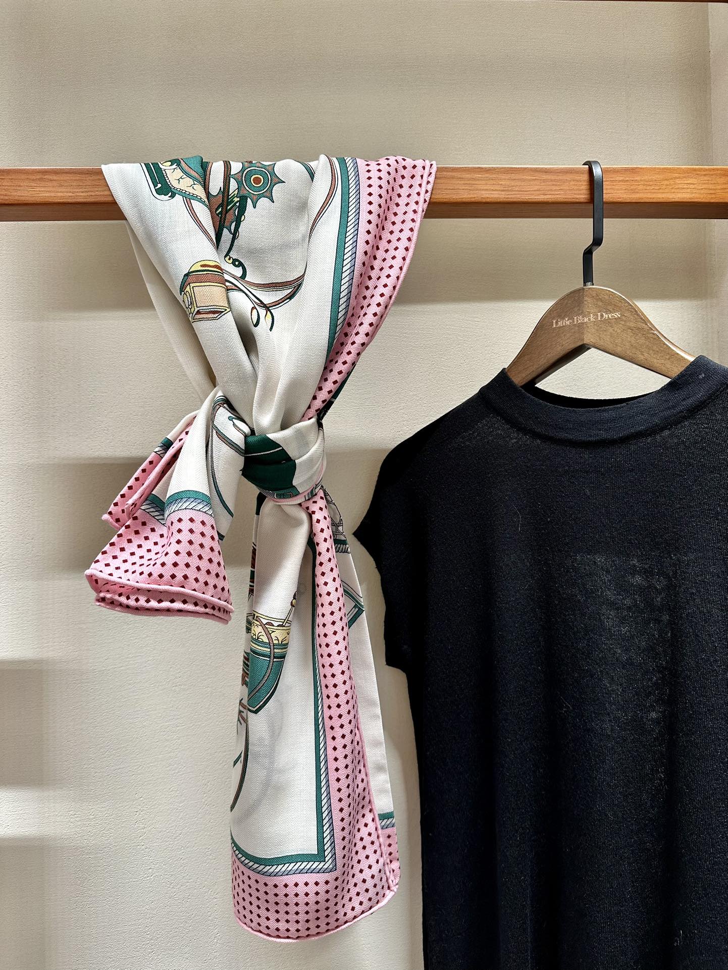 [TOP] HERMES Holiday Carriage Square Scarf 140 x 140 cm - 2 Colours