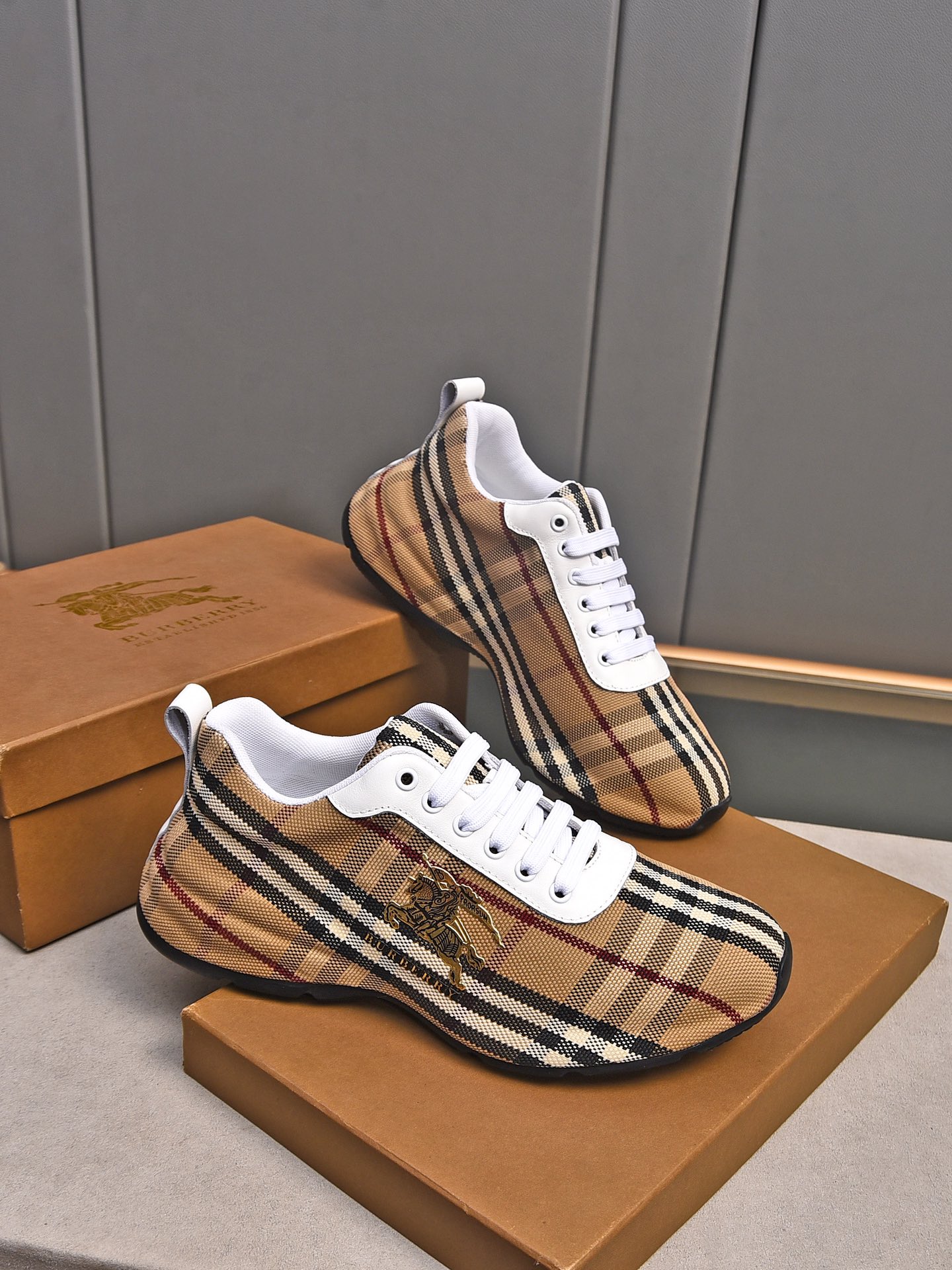 [TOP] BURBERRY Casual Shoes-2 Colors