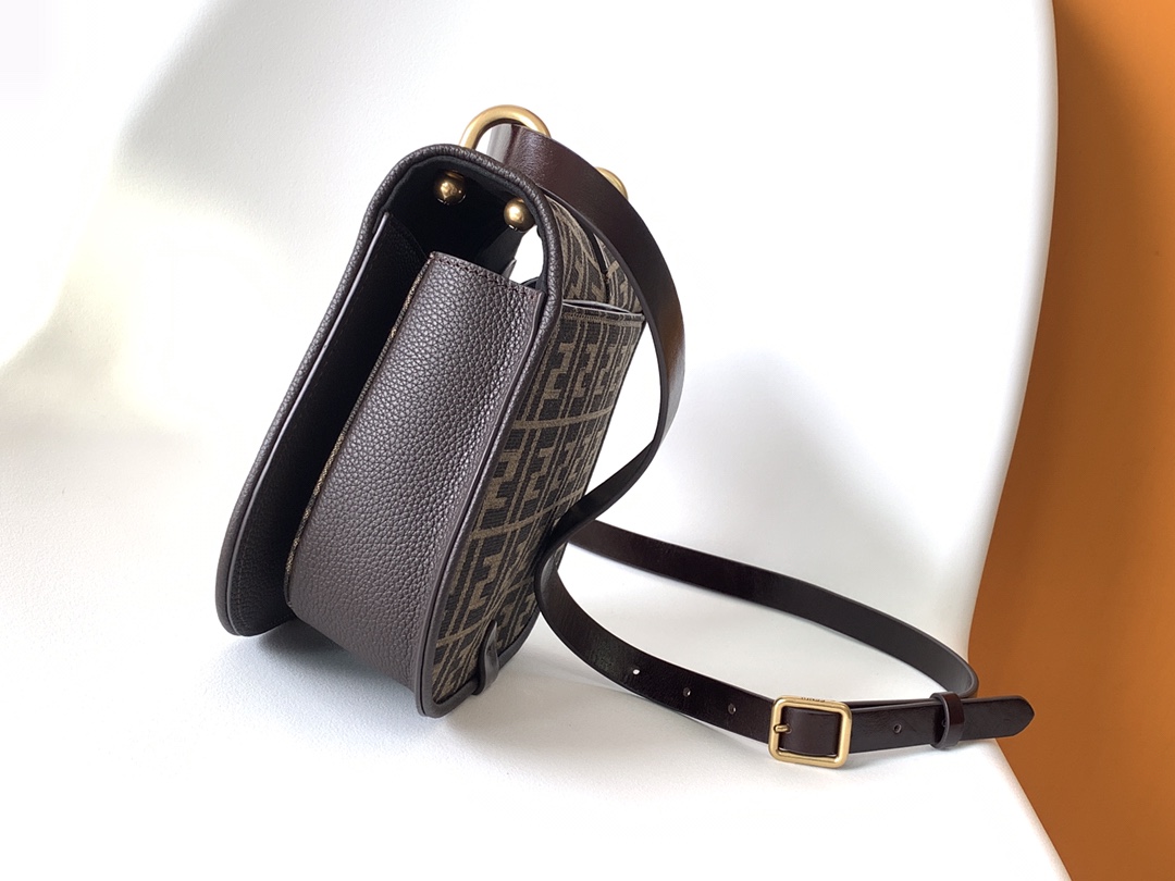 [TOP] FENDI C'Mon Bag 25-7-20cm  - Brown