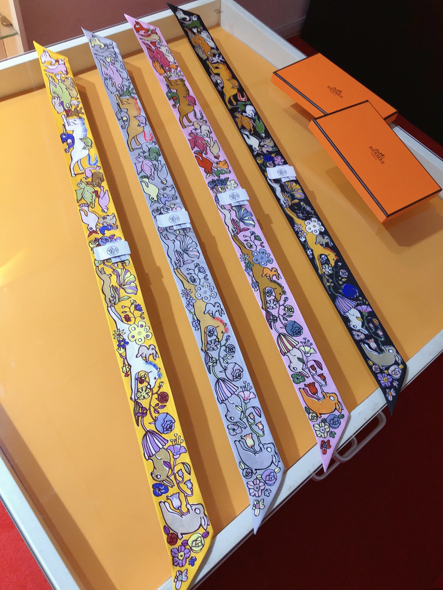 [TOP] HERMES One Thousand and One Rabbits Twilly Scarf 86 x 5 cm - 4 Colours