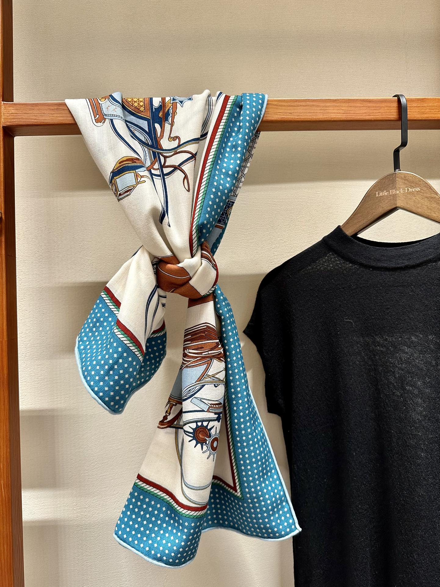 [TOP] HERMES Holiday Carriage Square Scarf 140 x 140 cm - 2 Colours