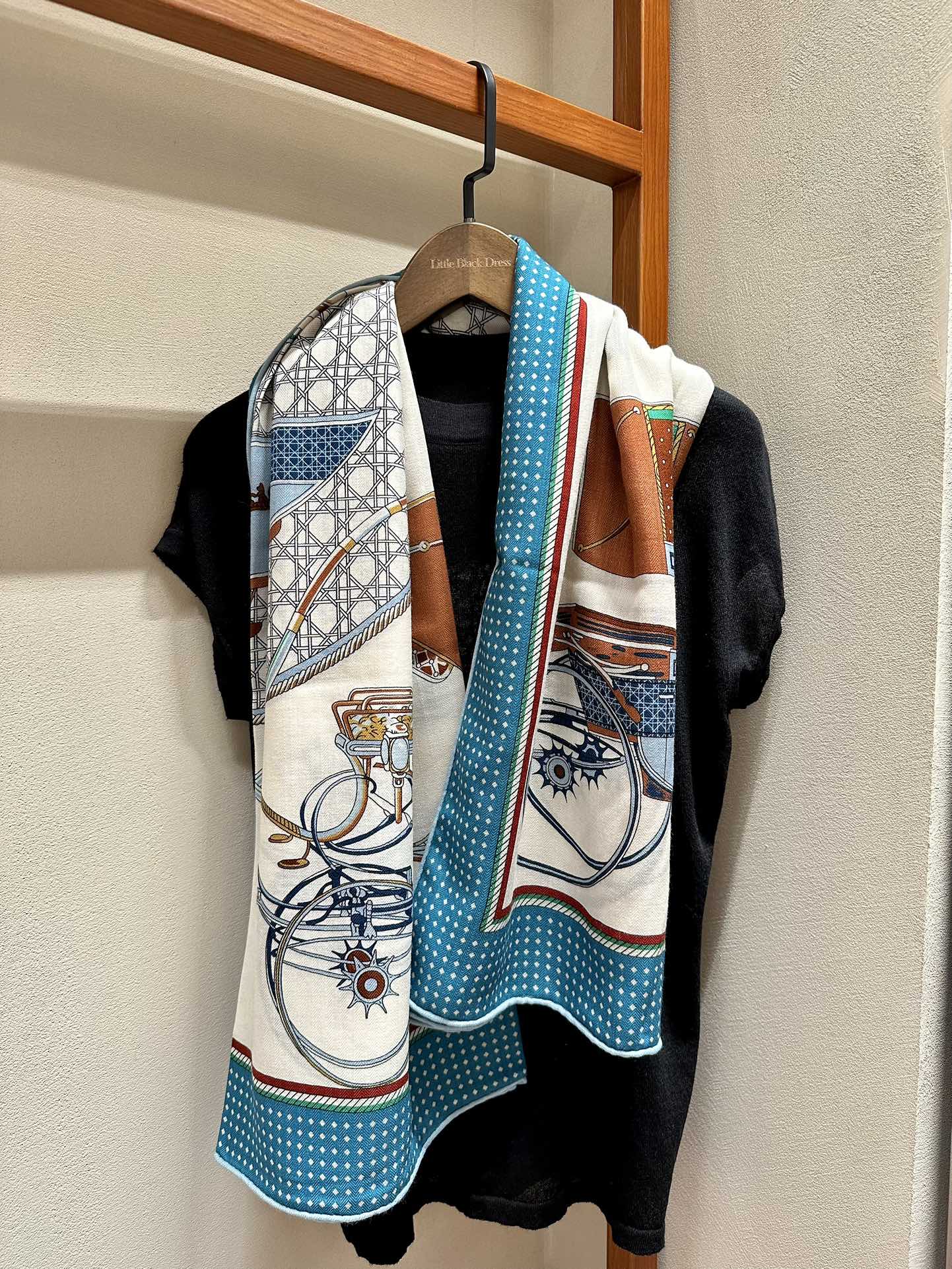 [TOP] HERMES Holiday Carriage Square Scarf 140 x 140 cm - 2 Colours