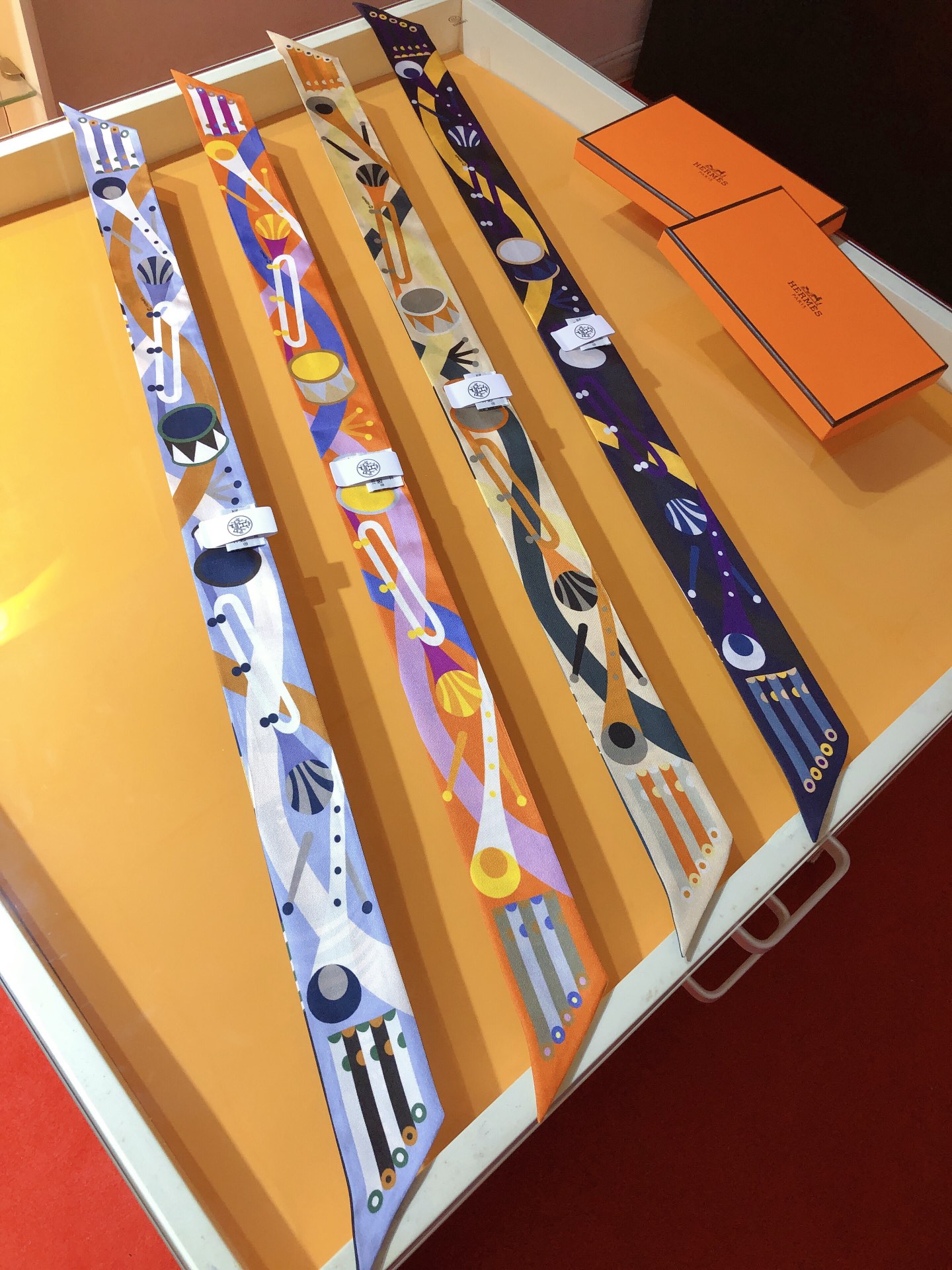 [TOP] HERMES Grand Parade Twilly Scarf 86 x 5 cm - 4 Colours