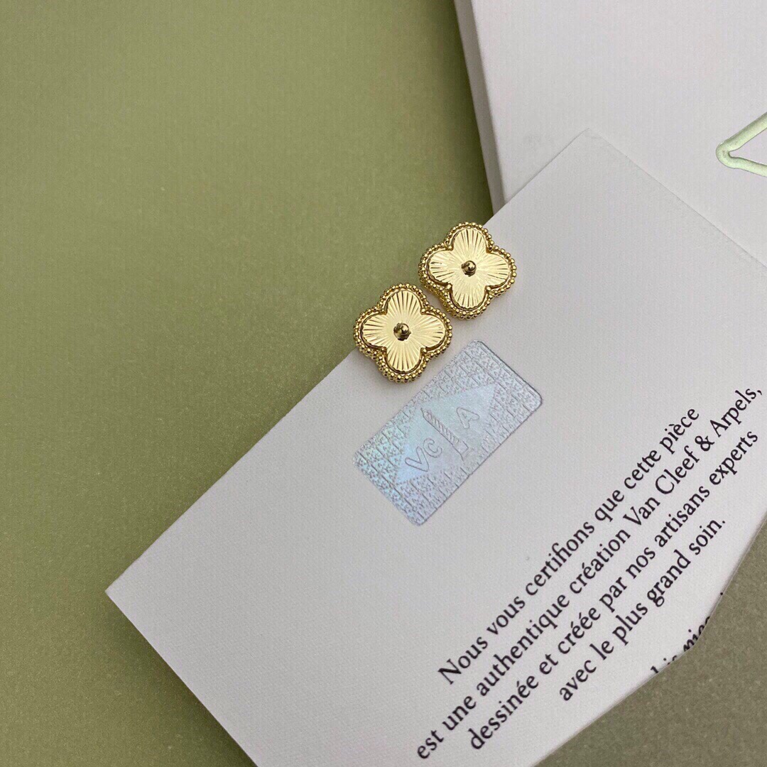 [TOP] Van Cleef & Arpels VCA 4 Cloverleaf Stud Earrings - Gold
