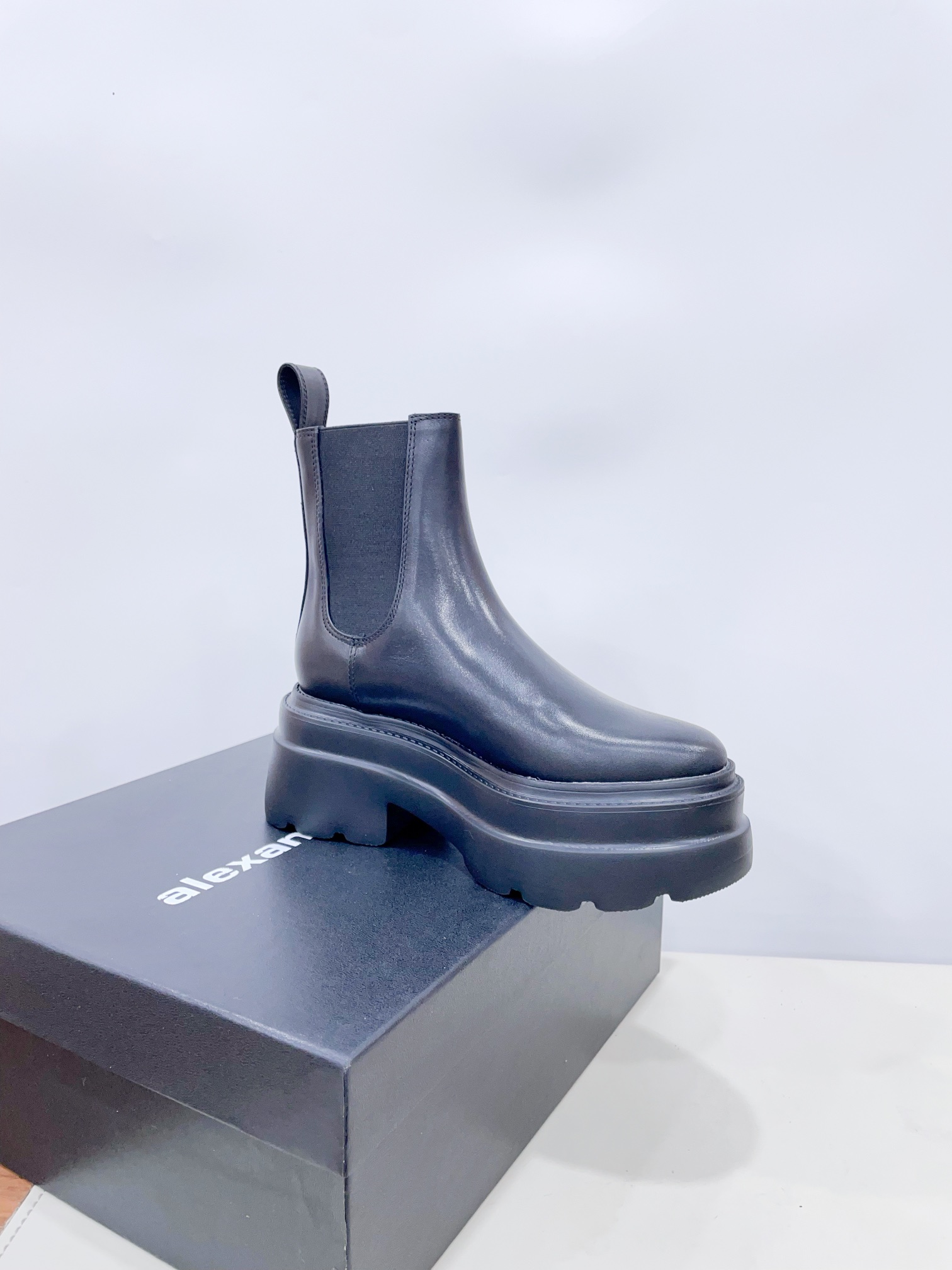 [TOP] Alexander McQueen Carter Platform Chelsea Boots - Black
