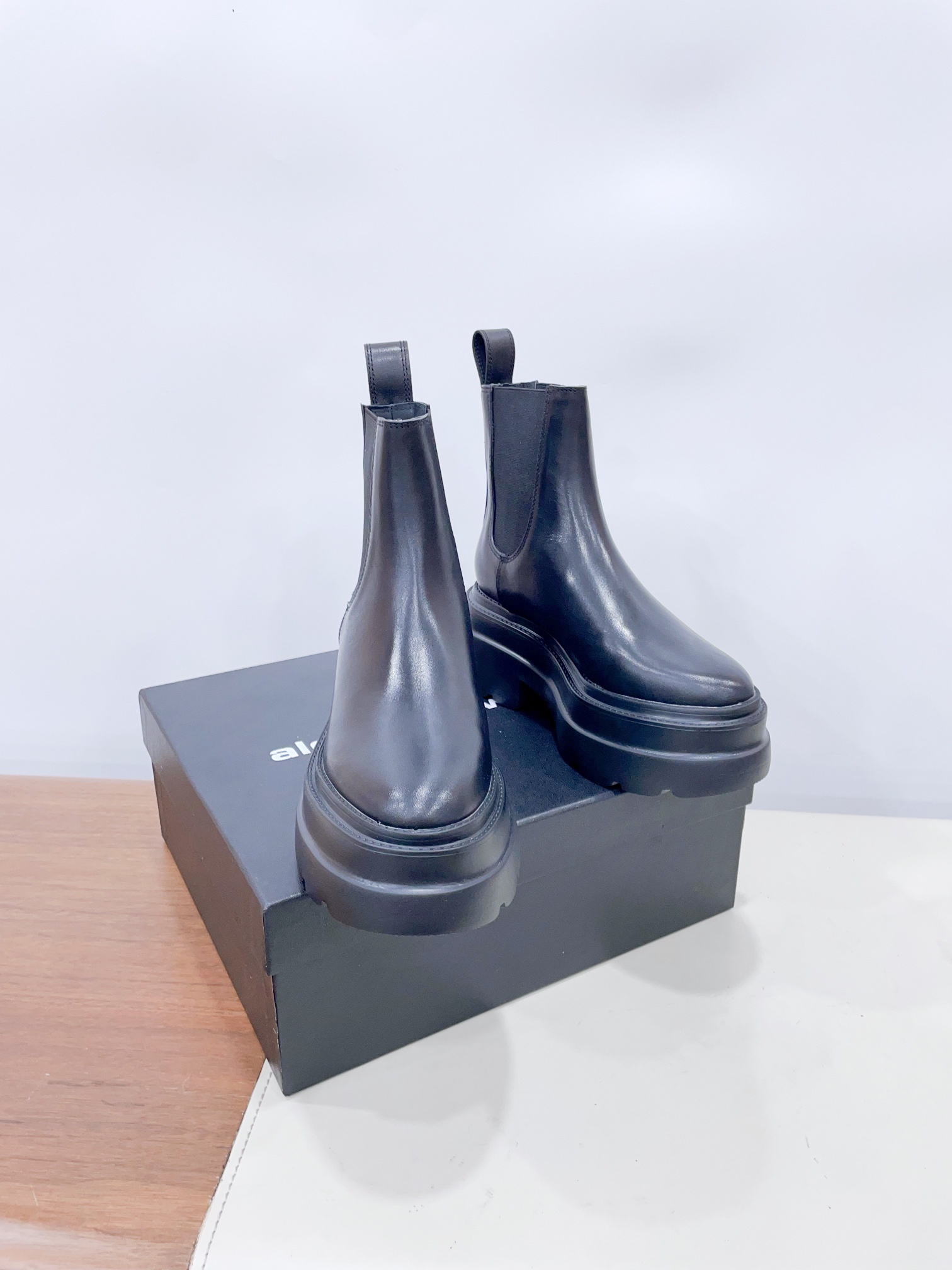 [TOP] Alexander McQueen Carter Platform Chelsea Boots - Black