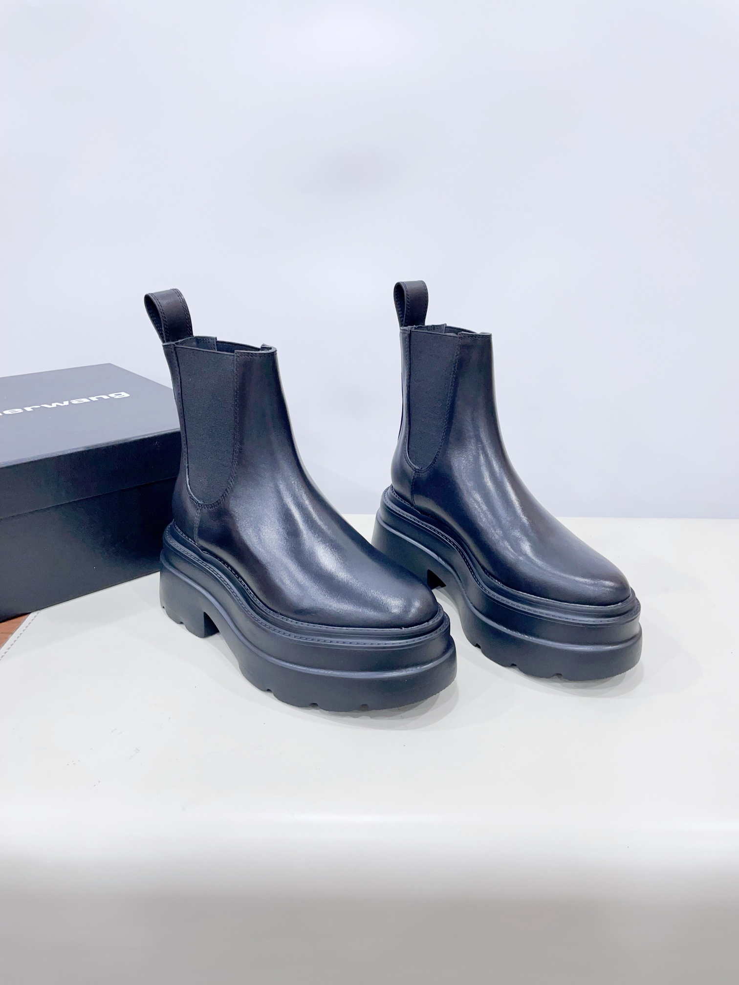 [TOP] Alexander McQueen Carter Platform Chelsea Boots - Black