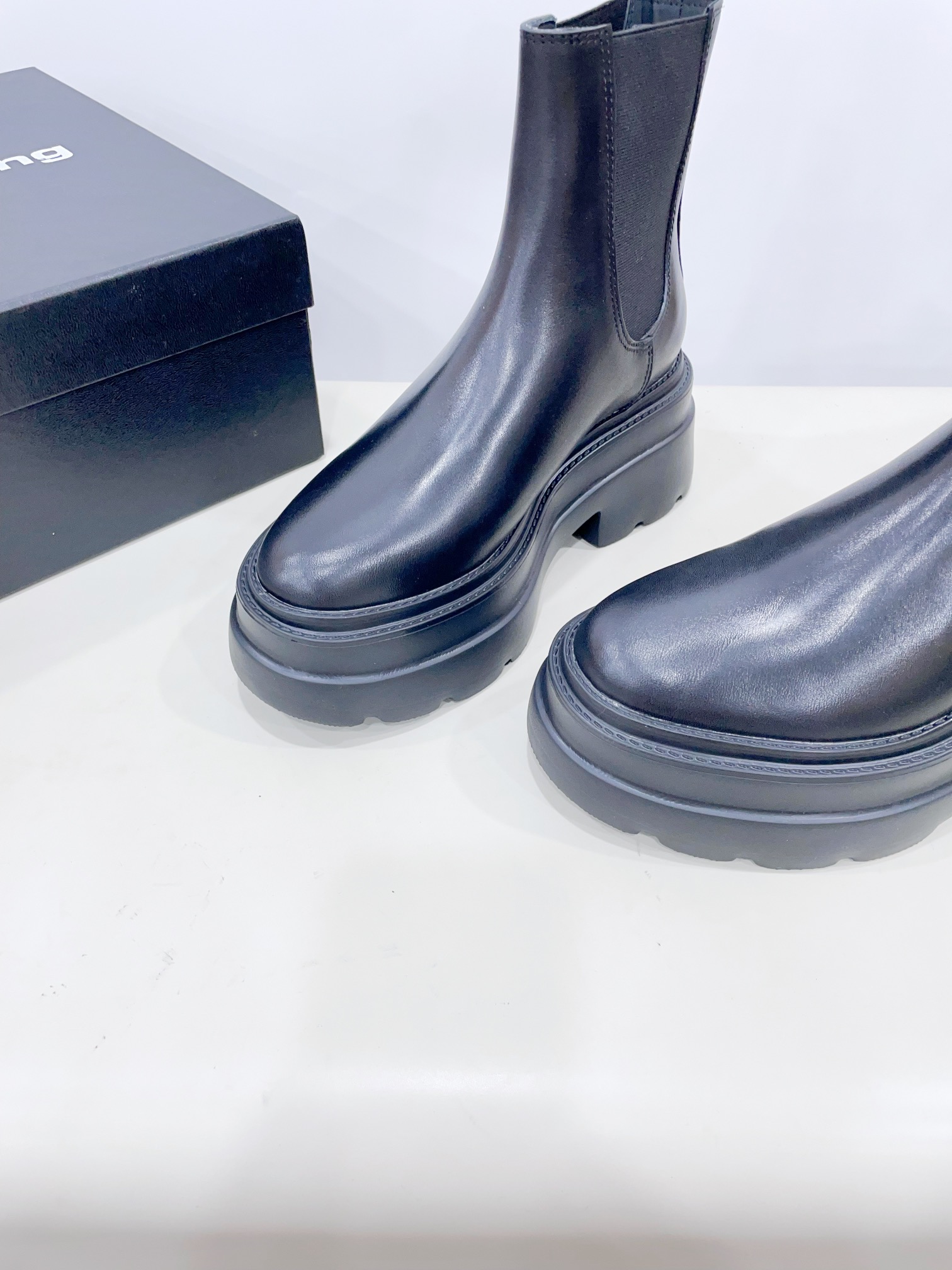 [TOP] Alexander McQueen Carter Platform Chelsea Boots - Black