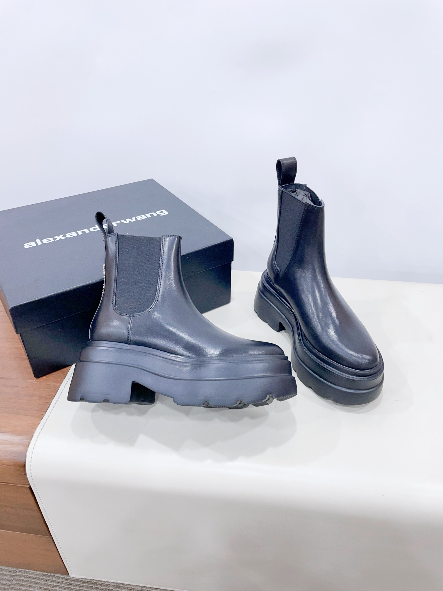 [TOP] Alexander McQueen Carter Platform Chelsea Boots - Black