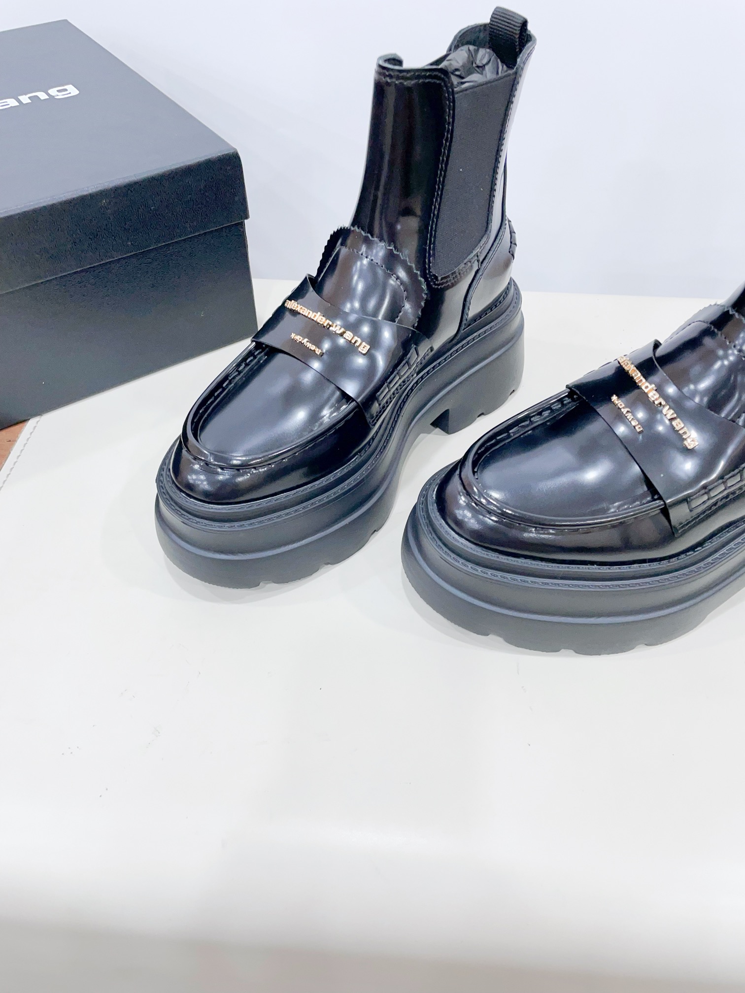 [TOP] Alexander McQueen Carter Platform Chelsea Boots - Black